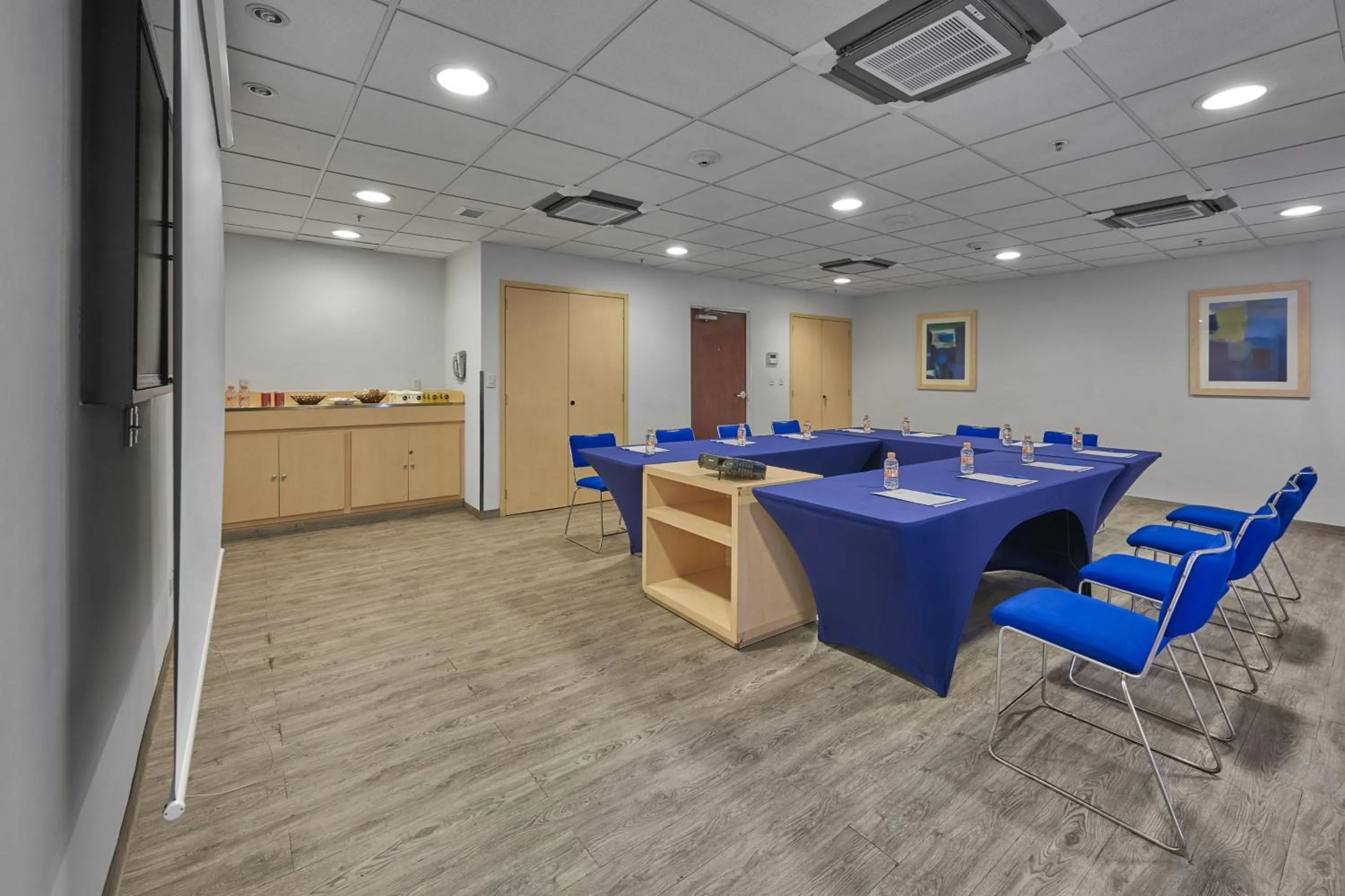 Meeting/conference room in City Express by Marriott Campeche