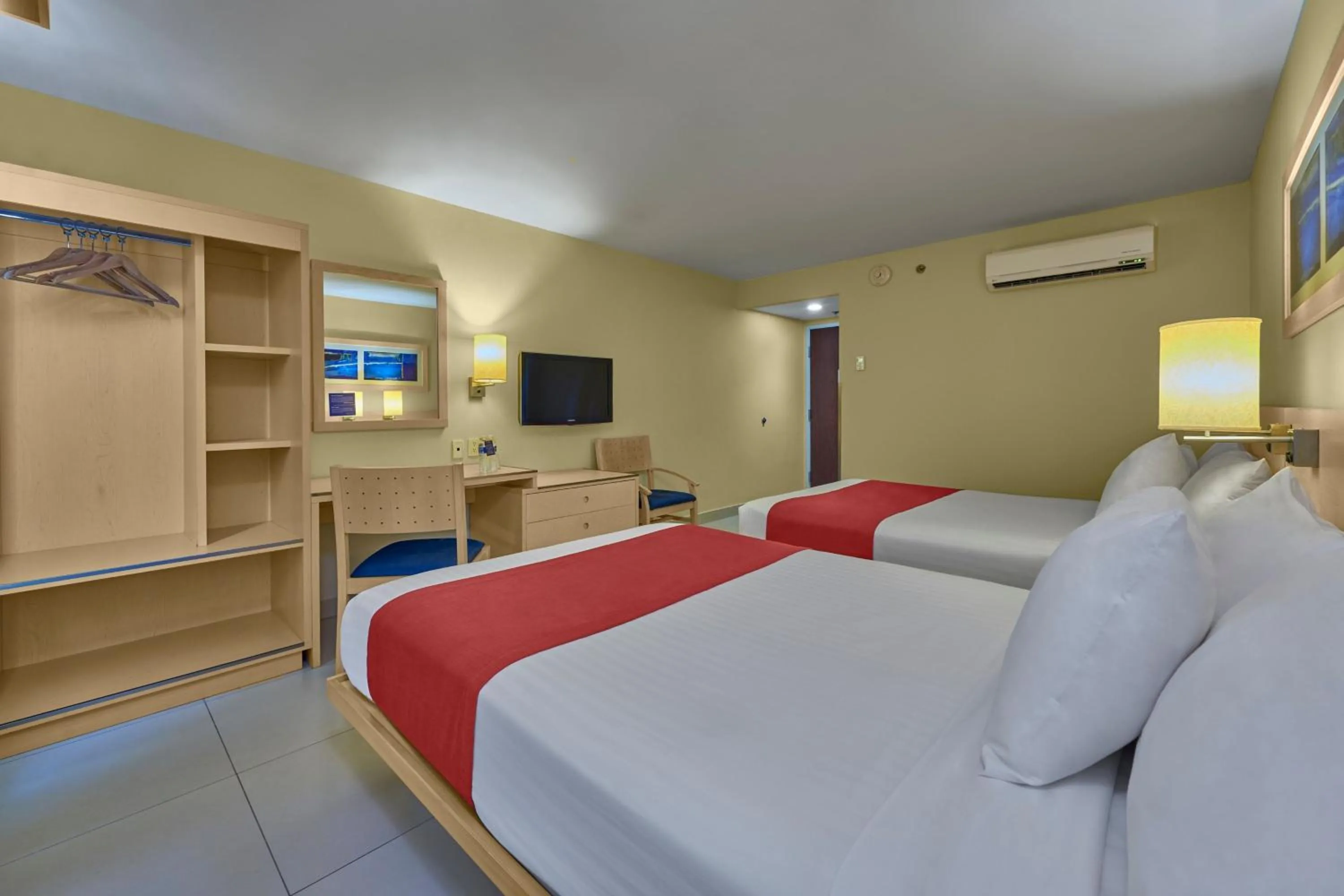 Bedroom, Bed in City Express by Marriott Campeche