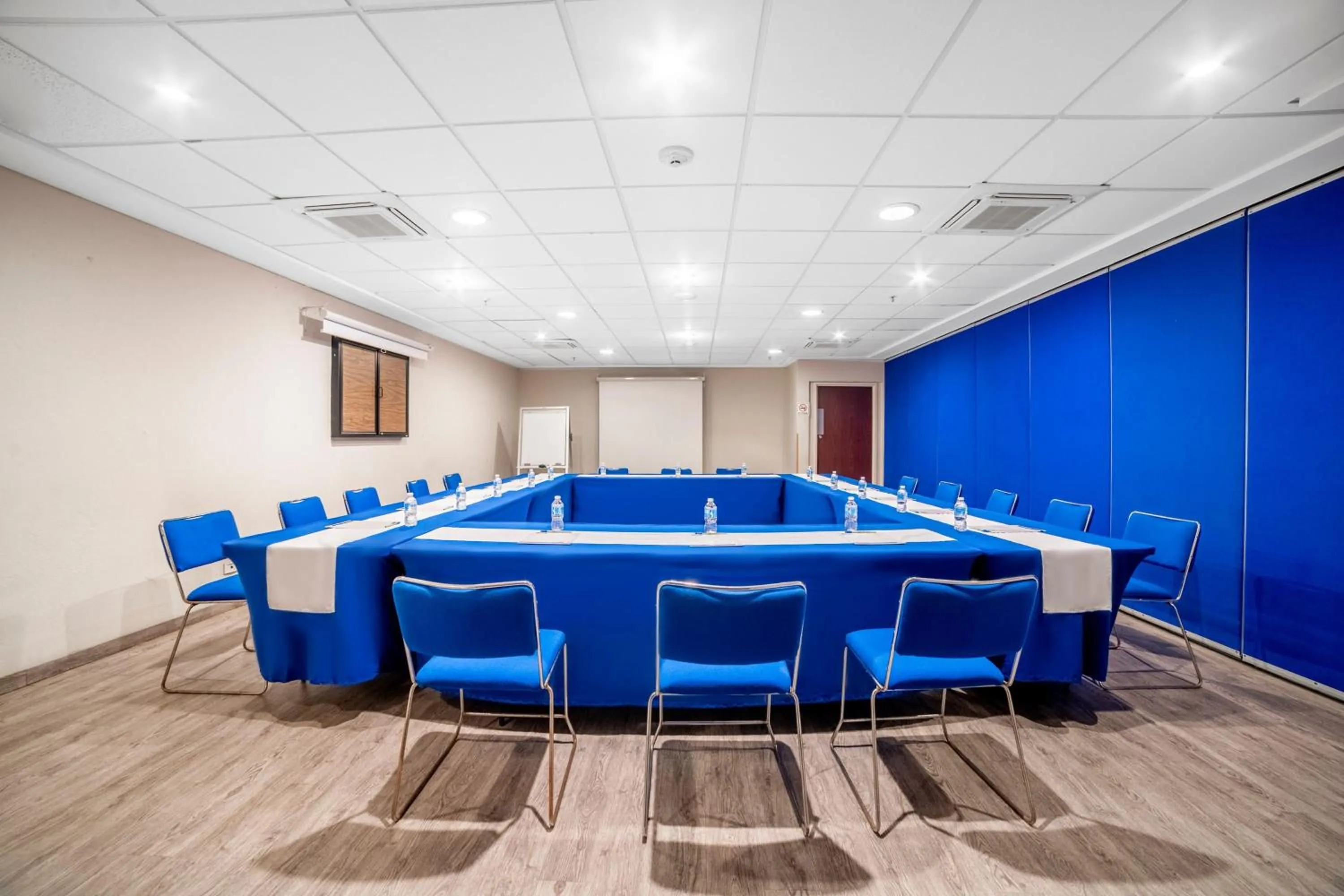 Meeting/conference room in City Express by Marriott Campeche