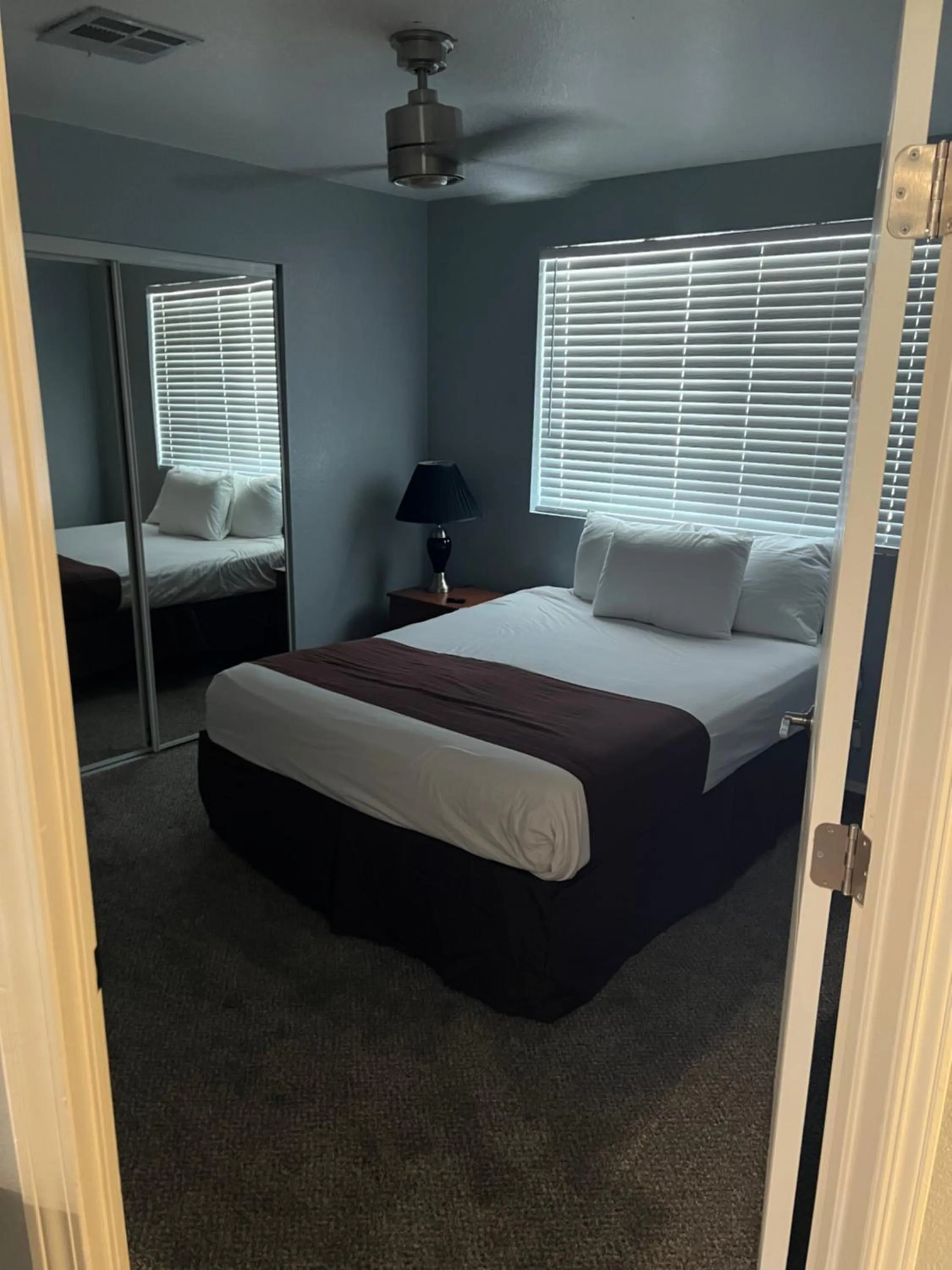 Bed in Majestic Mountain Inn