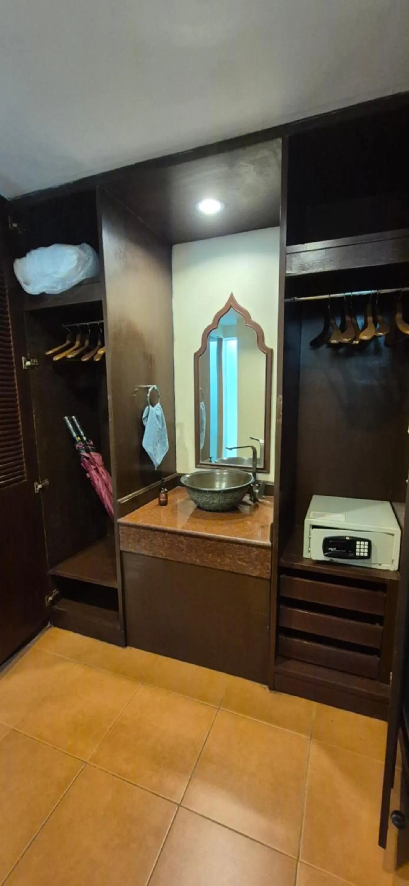 wardrobe in Suuko Villas