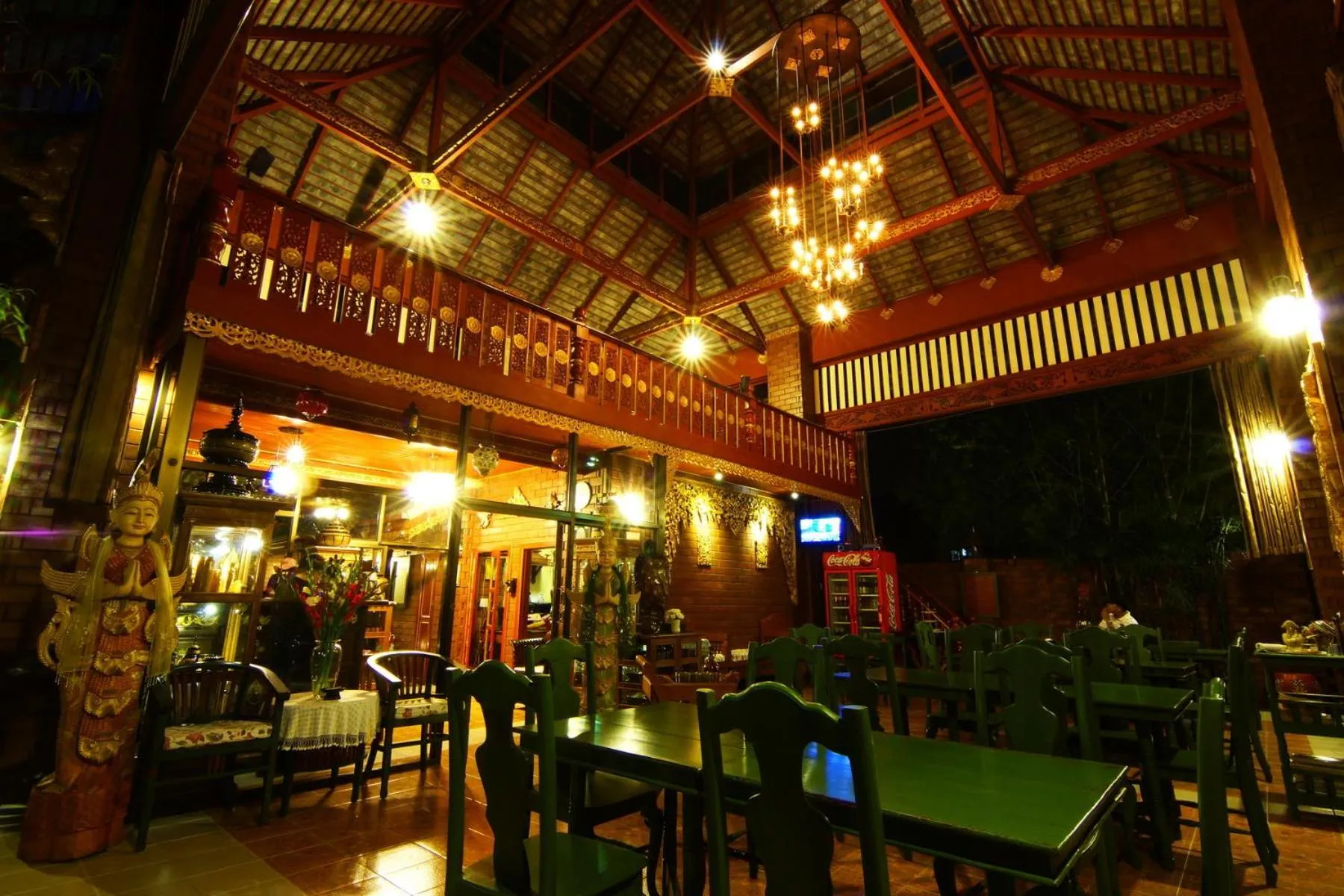 Restaurant/places to eat in Irawadee Resort