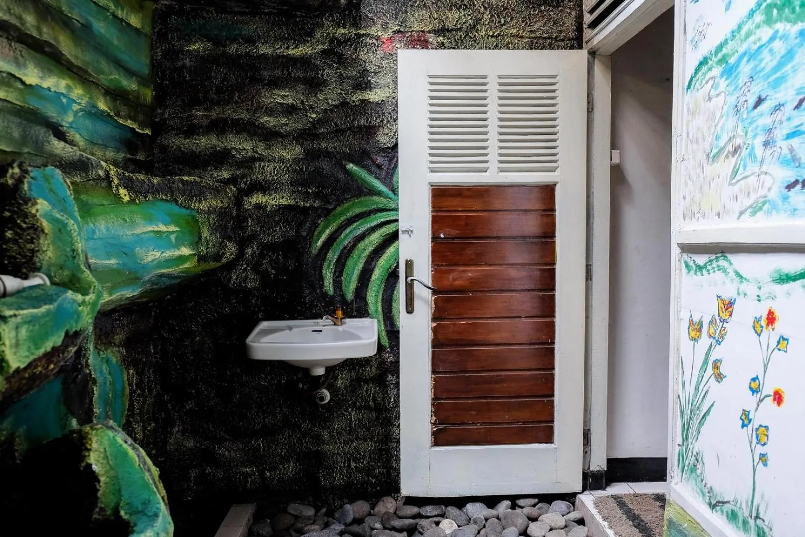 Area and facilities in RedDoorz Plus near Jalan Baru Bogor