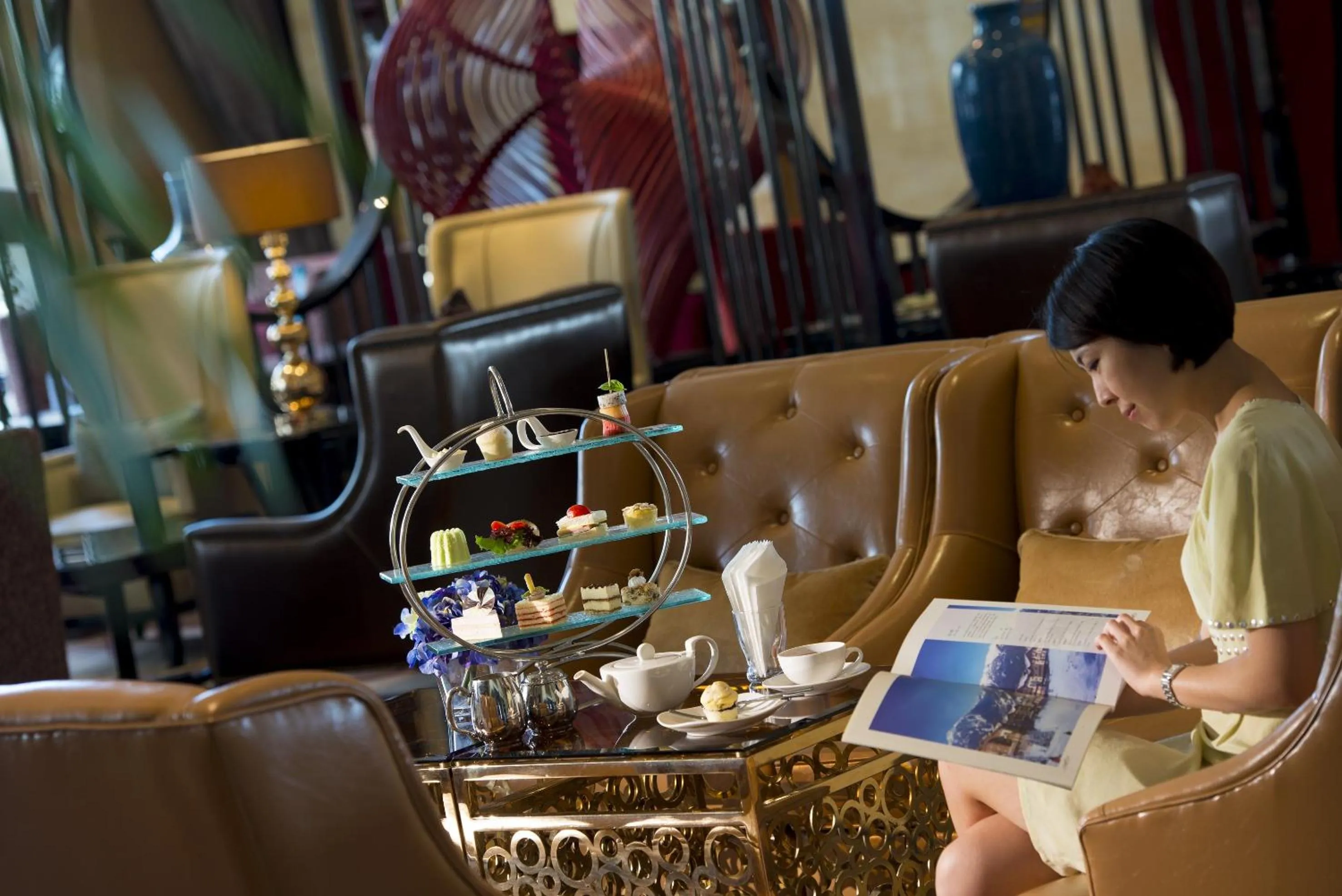 Lounge or bar in InterContinental Shijiazhuang by IHG