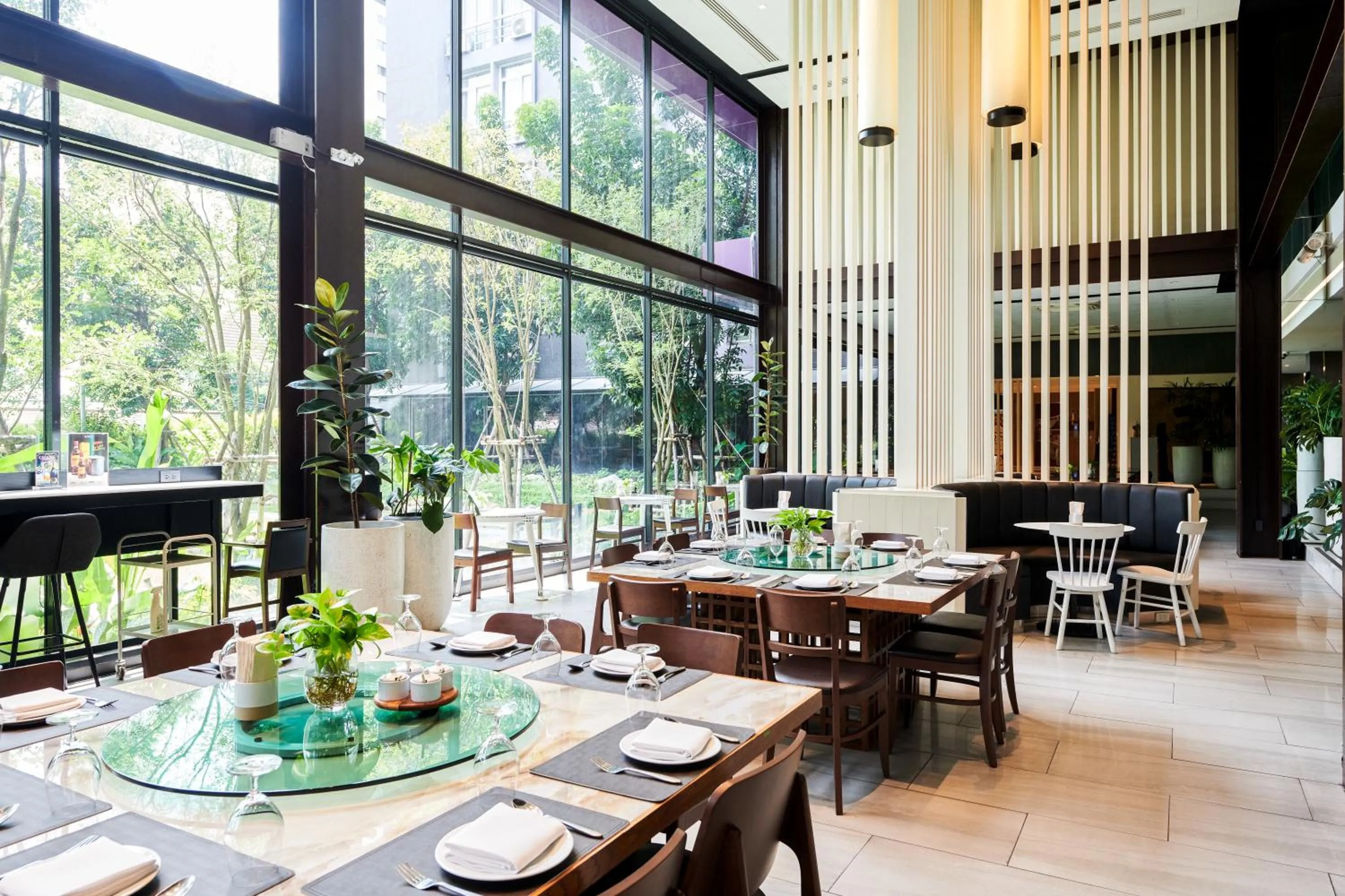 Restaurant/places to eat in TK Palace Hotel & Convention Bangkok