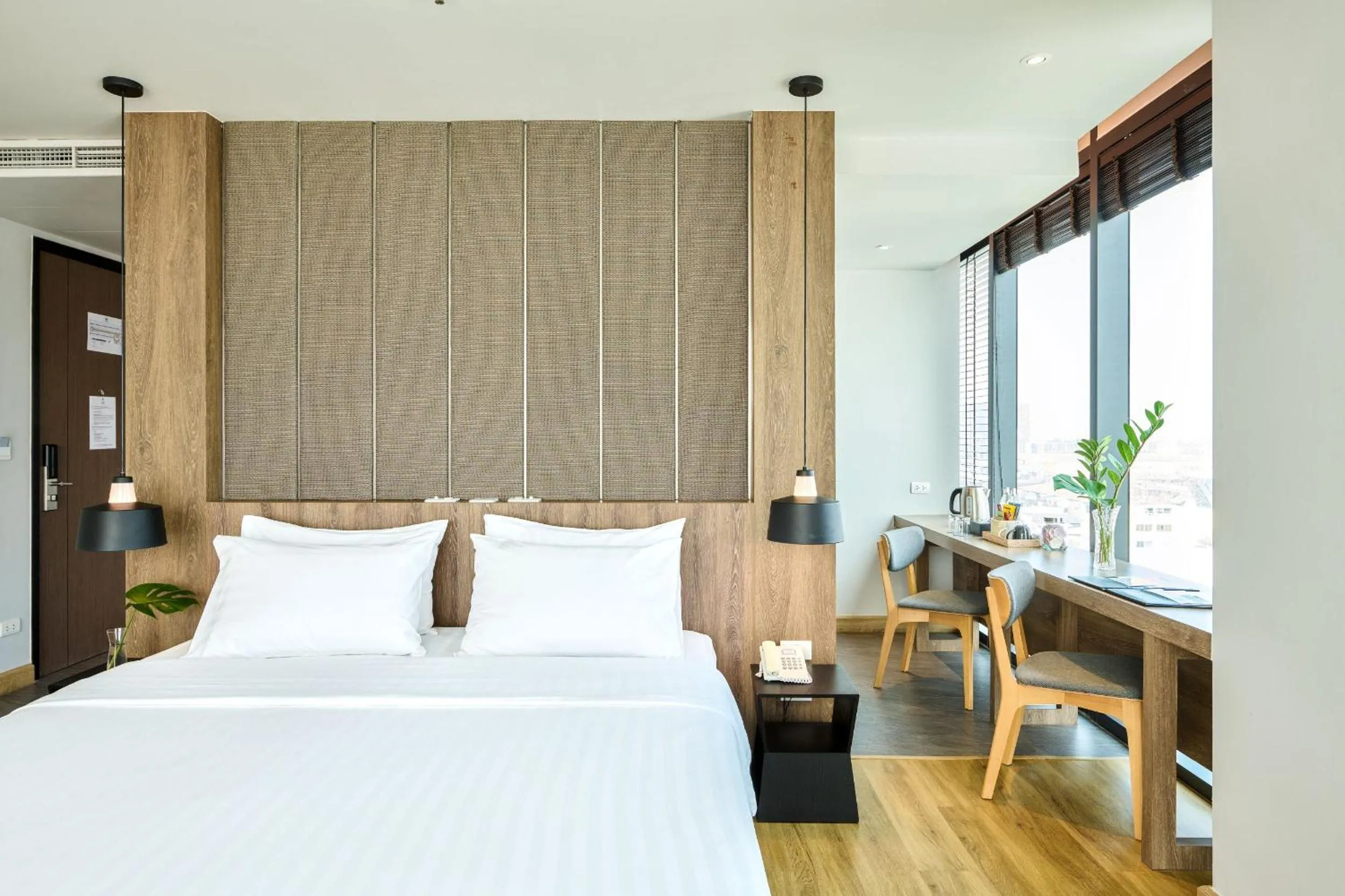 Bed in TK Palace Hotel & Convention Bangkok