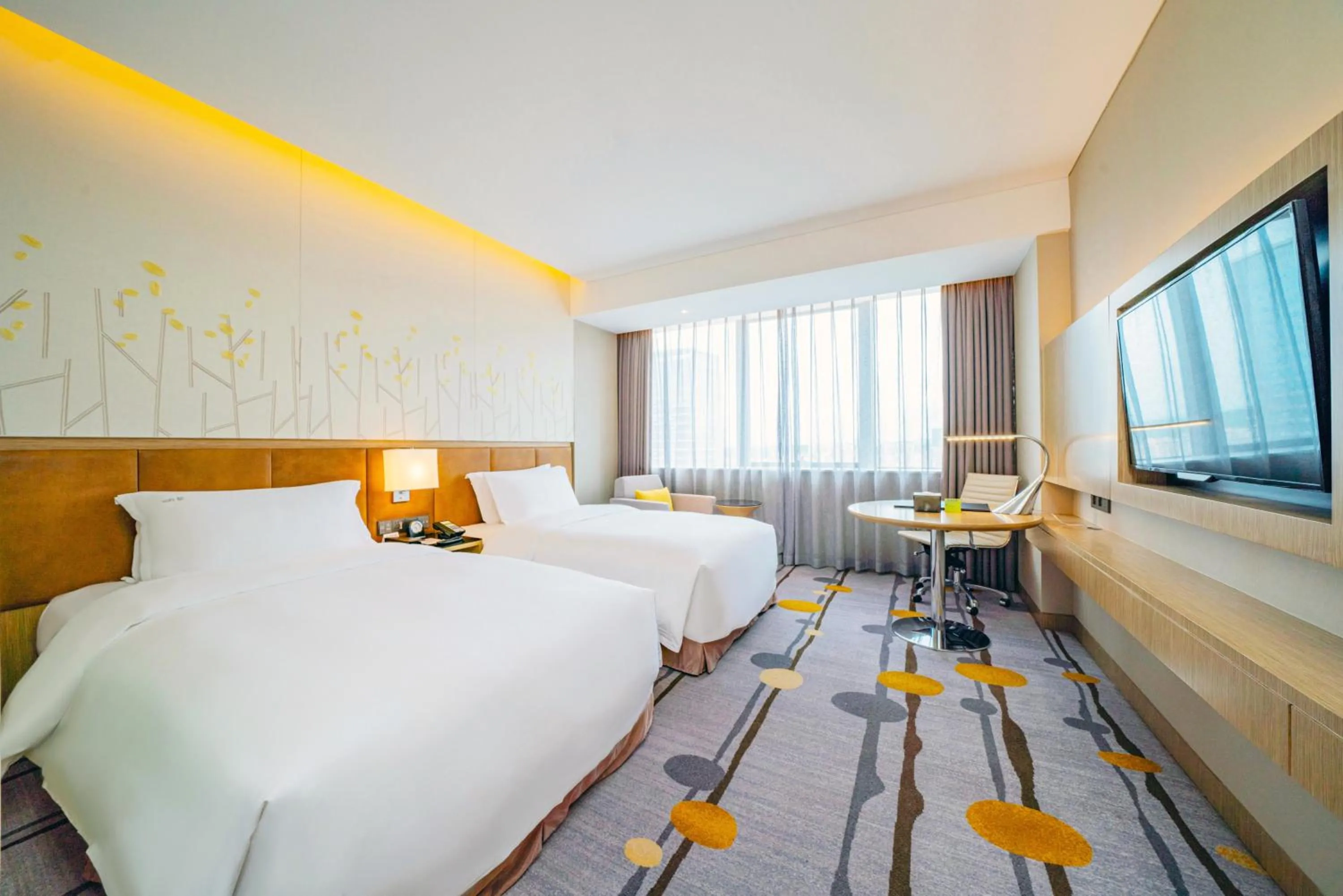 Photo of the whole room, Bed in Holiday Inn Shaoguan Downtown by IHG