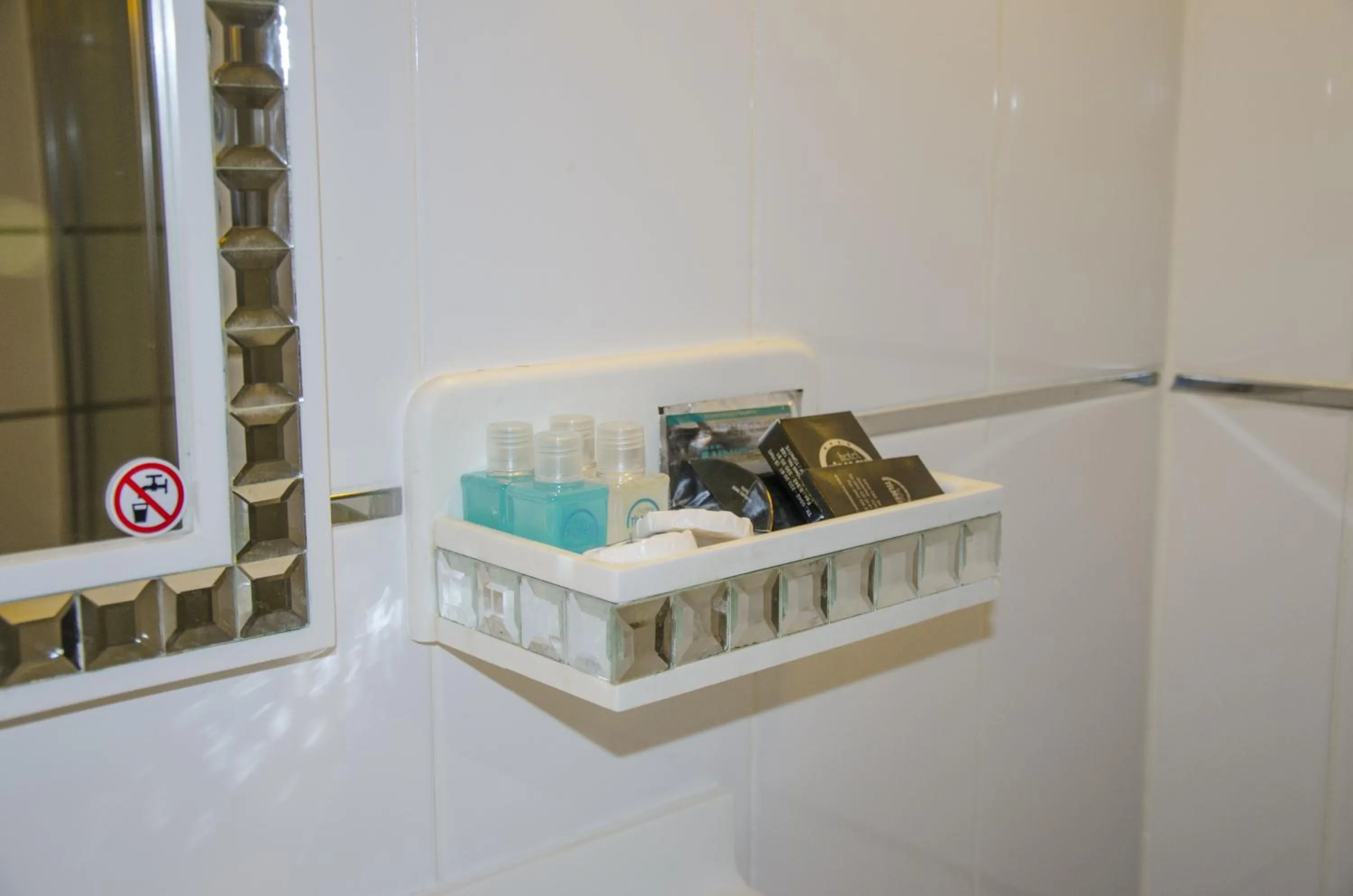 Shower in Hotel Tilmen