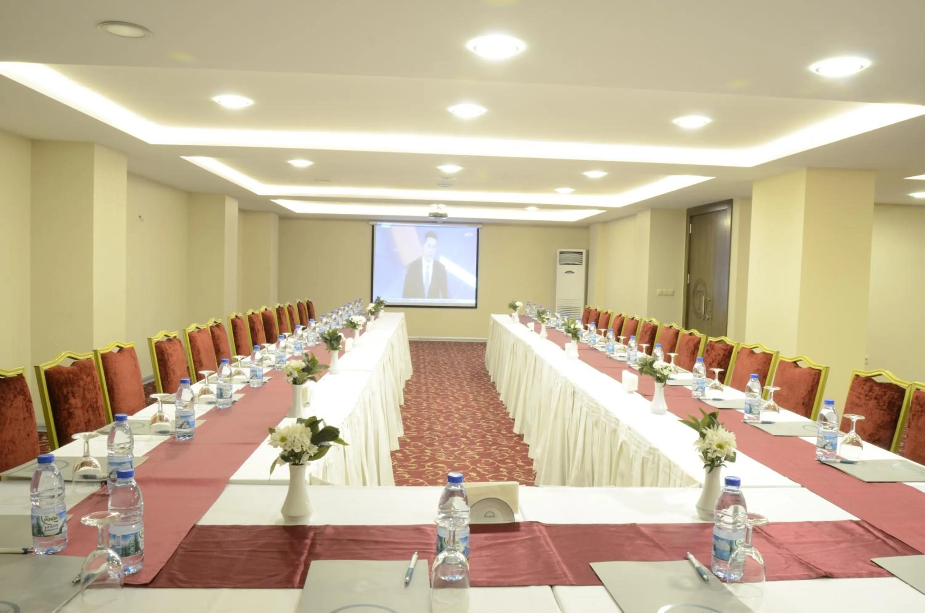 Banquet/Function facilities in Hotel Tilmen