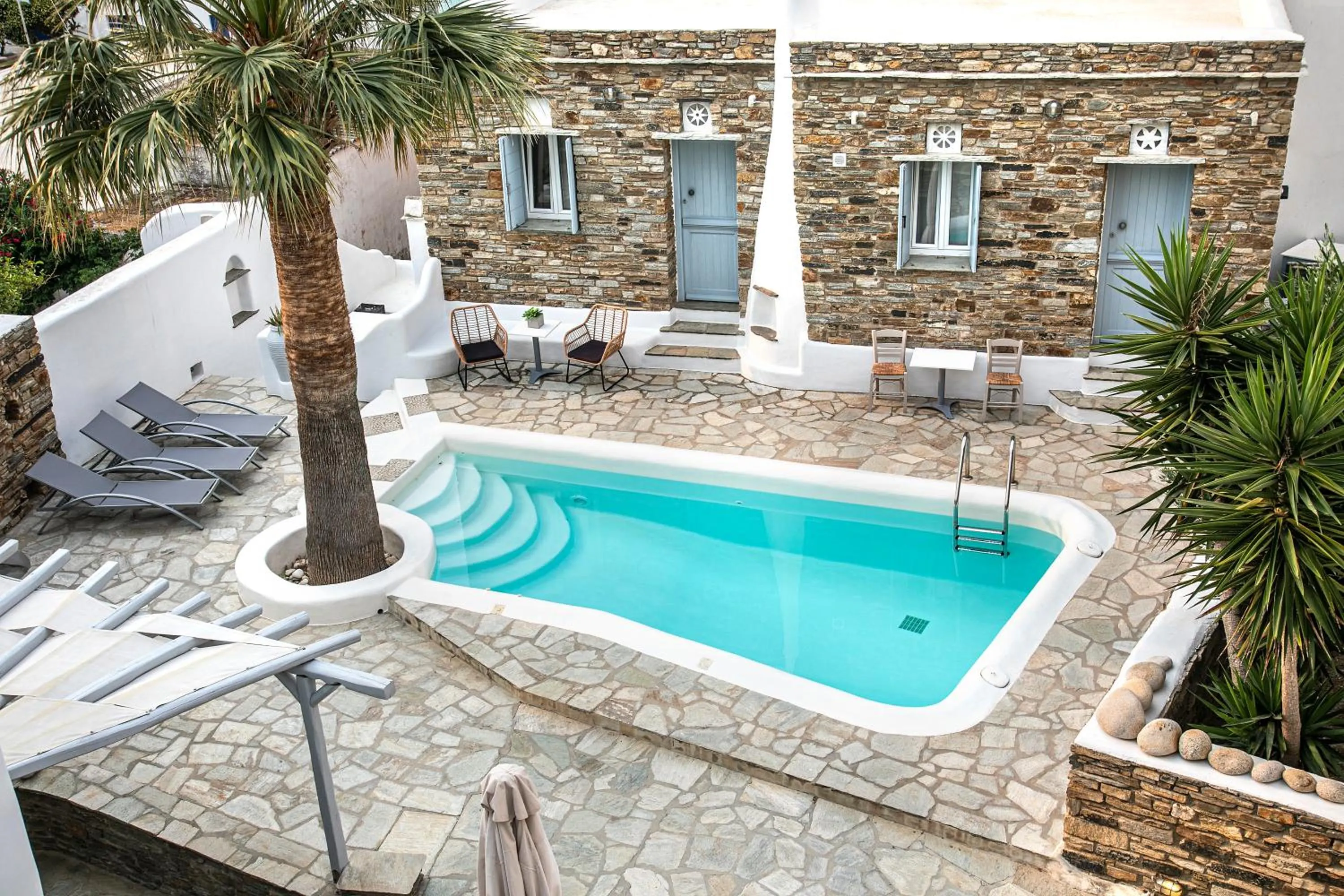 Swimming pool in Onar Hotel & Suites