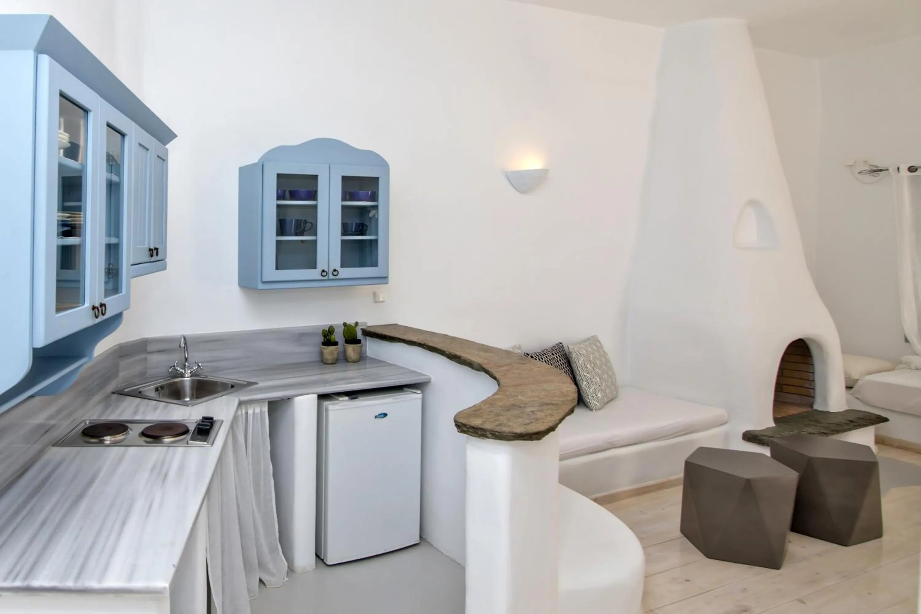 Kitchen or kitchenette in Onar Hotel & Suites