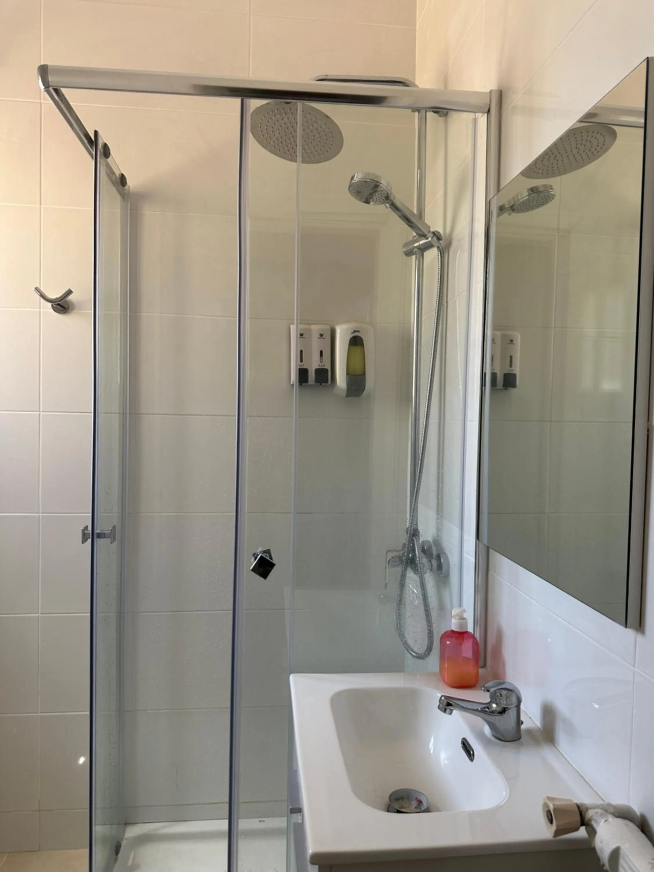 Shower in Hostal Arrate