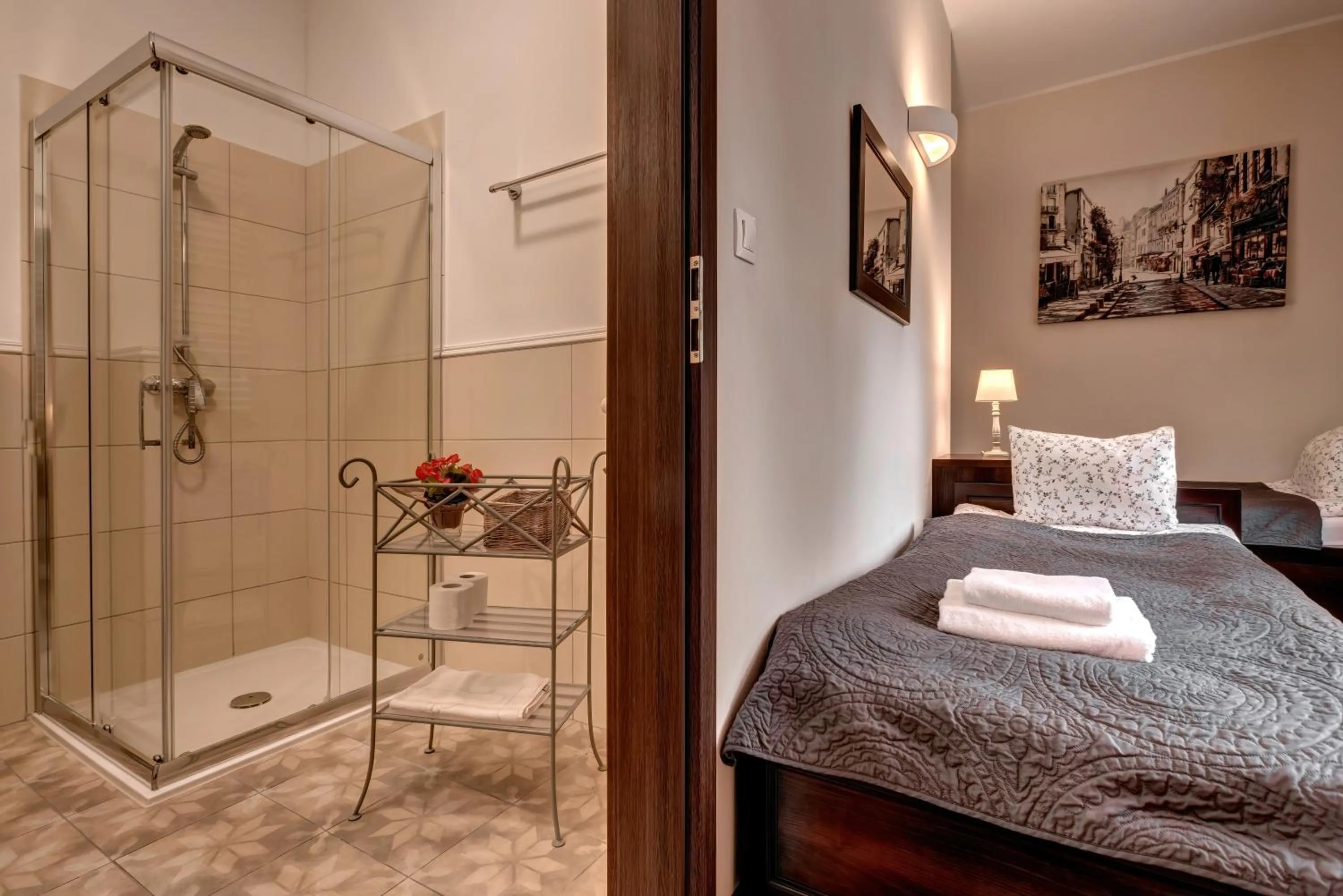 Bed in Hotel Charlotta