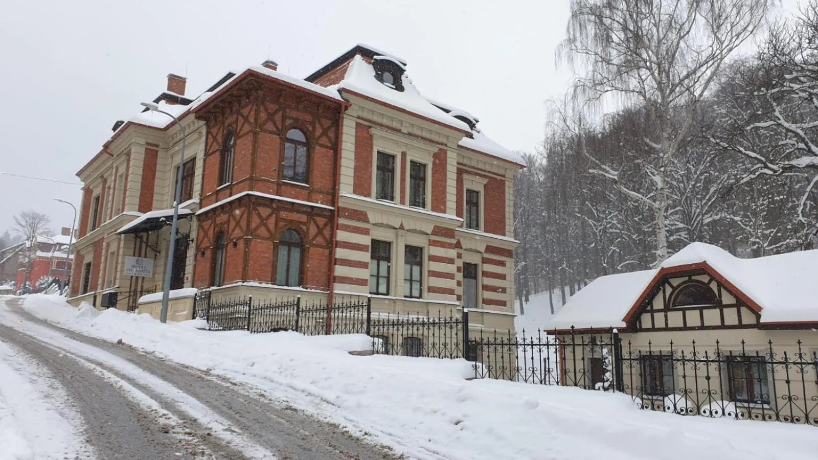 Property building in Hotel Charlotta