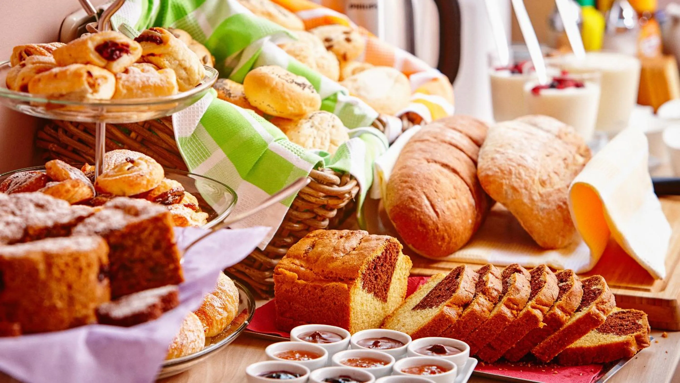 Buffet breakfast in BI&BI