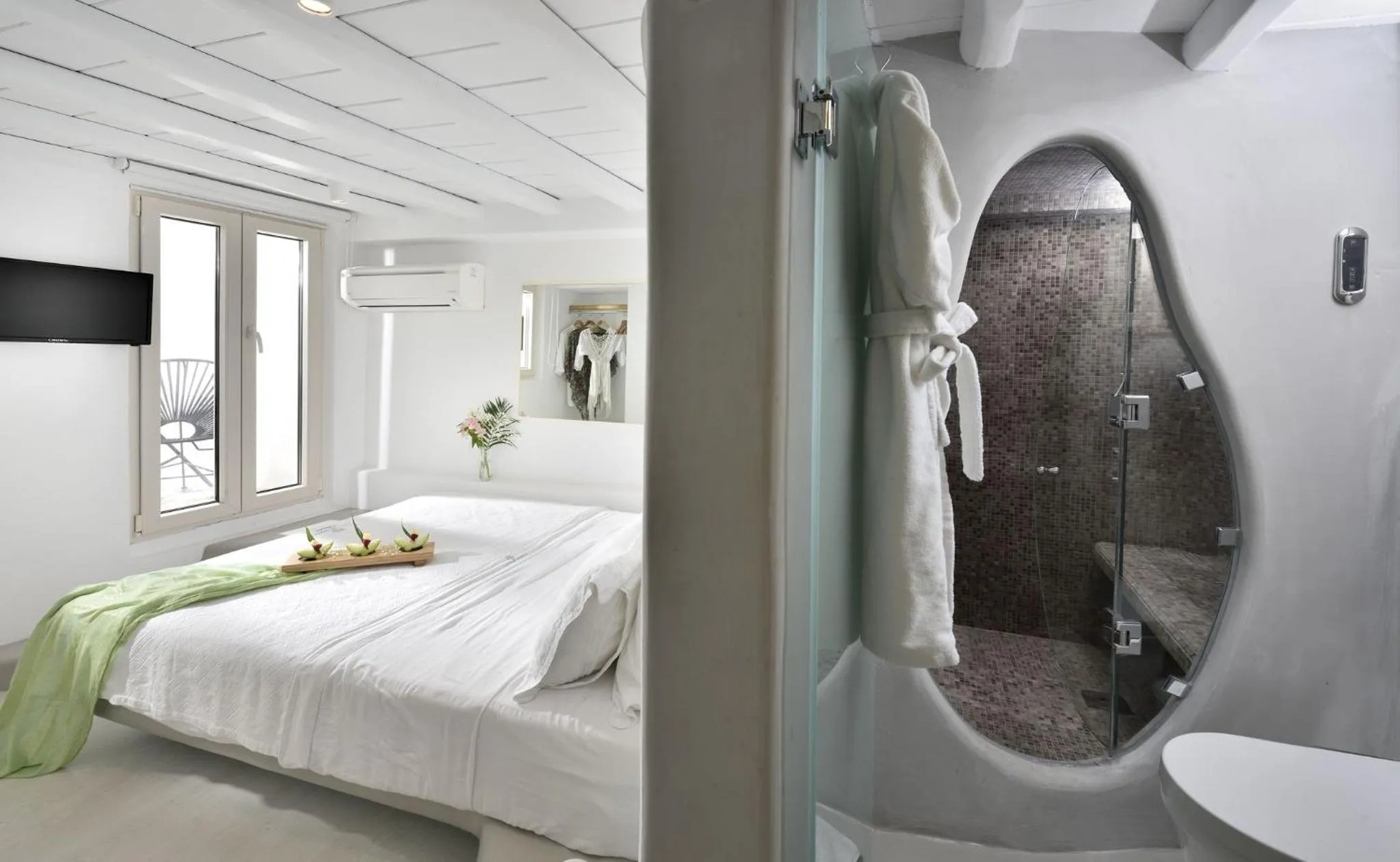 Bedroom, Bed in Little Venice Suites