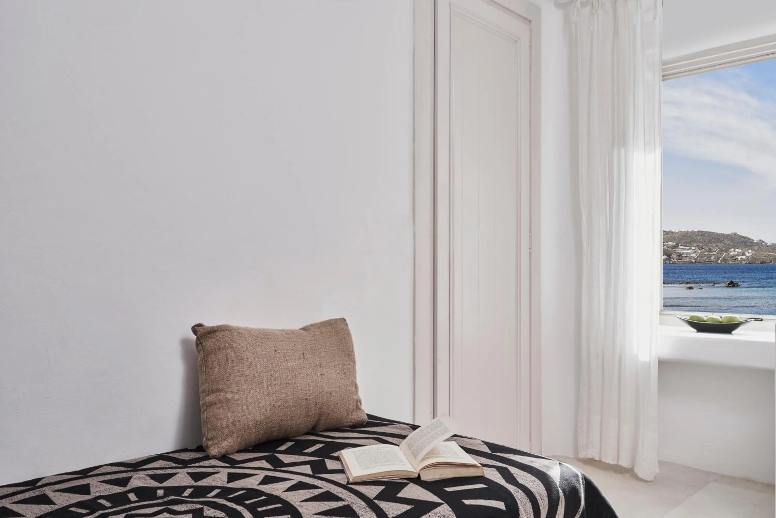 Living room, Bed in Little Venice Suites