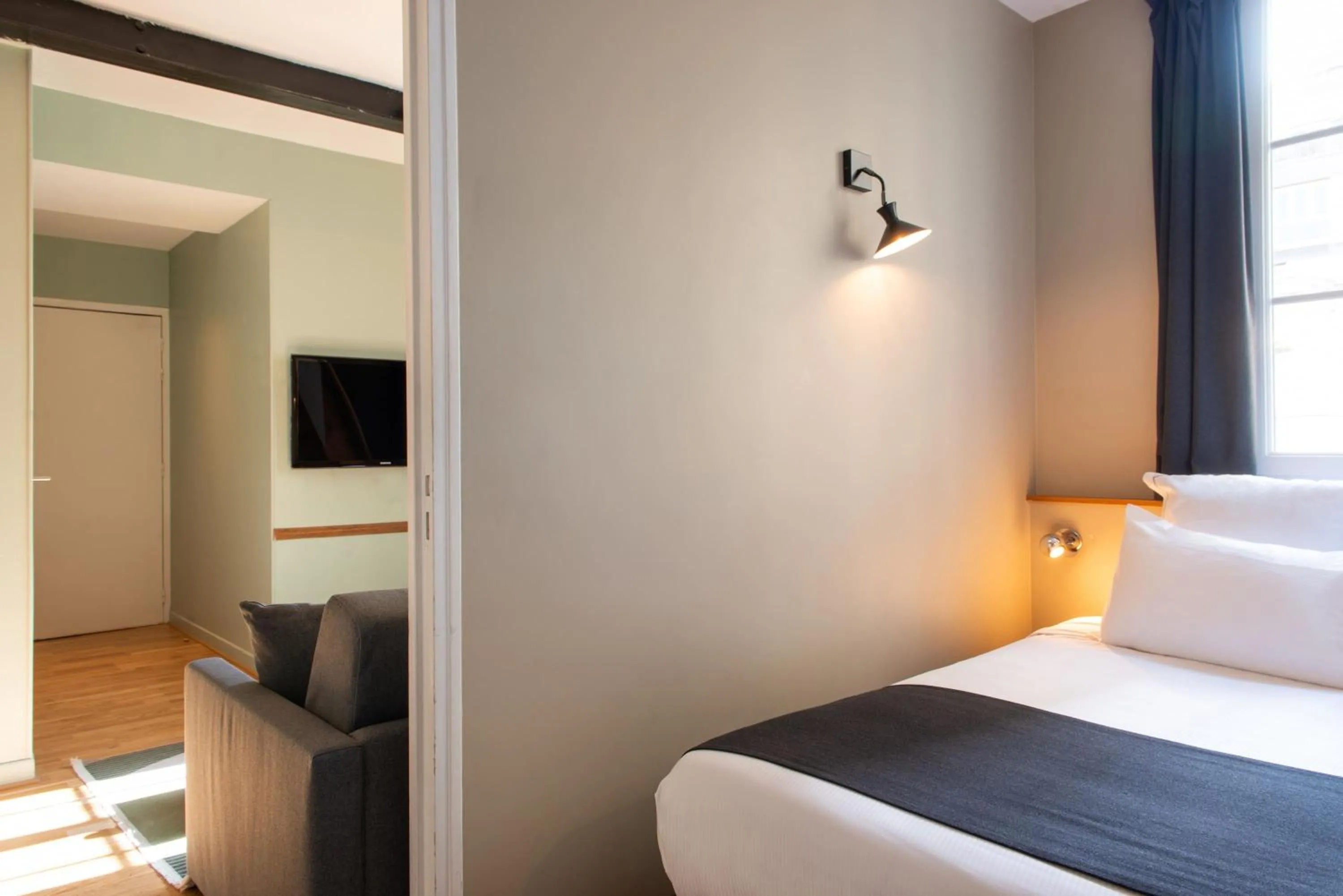 Bedroom, Bed in Hôtel Helzear Montparnasse