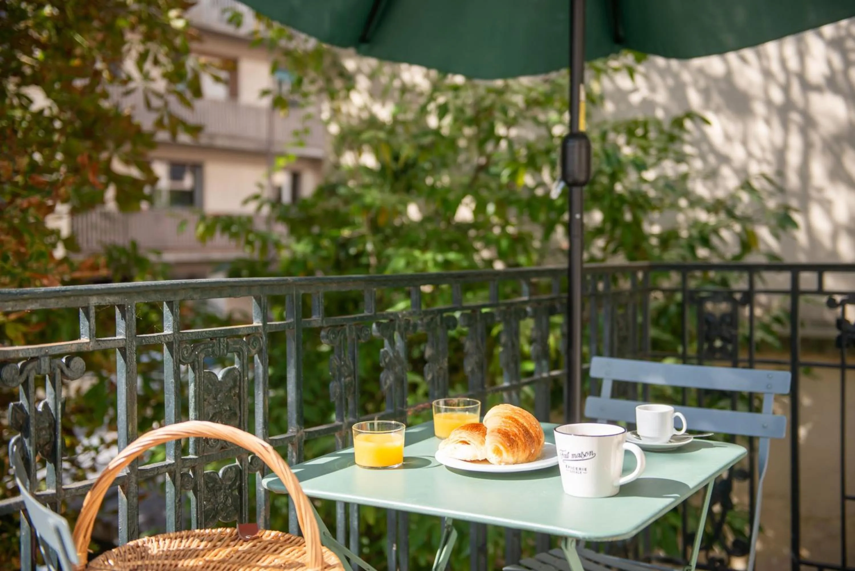 Balcony/Terrace in Hôtel Helzear Montparnasse