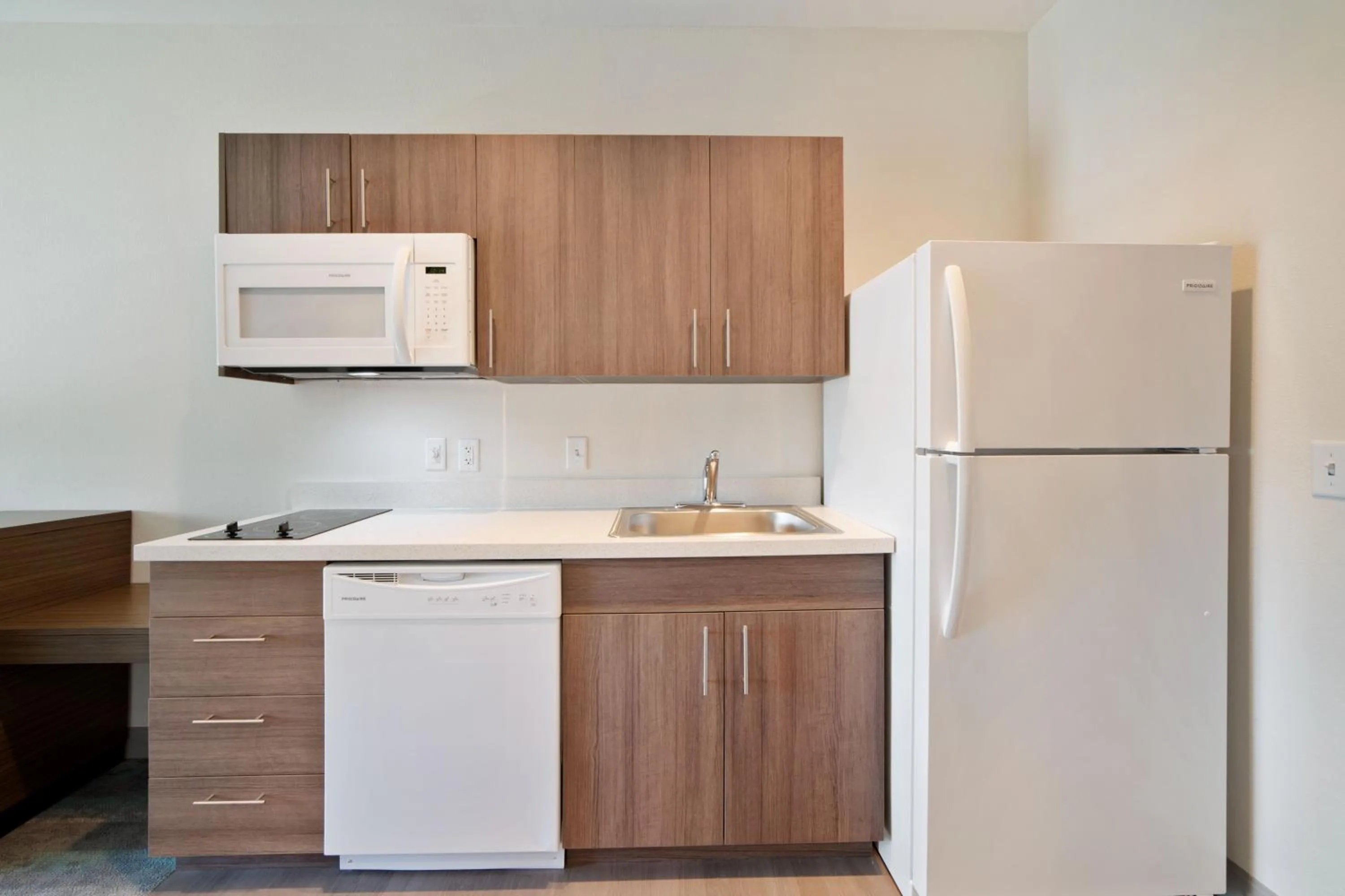 Kitchen or kitchenette in Extended Stay America Premier Suites - Greenville - Woodruff Road