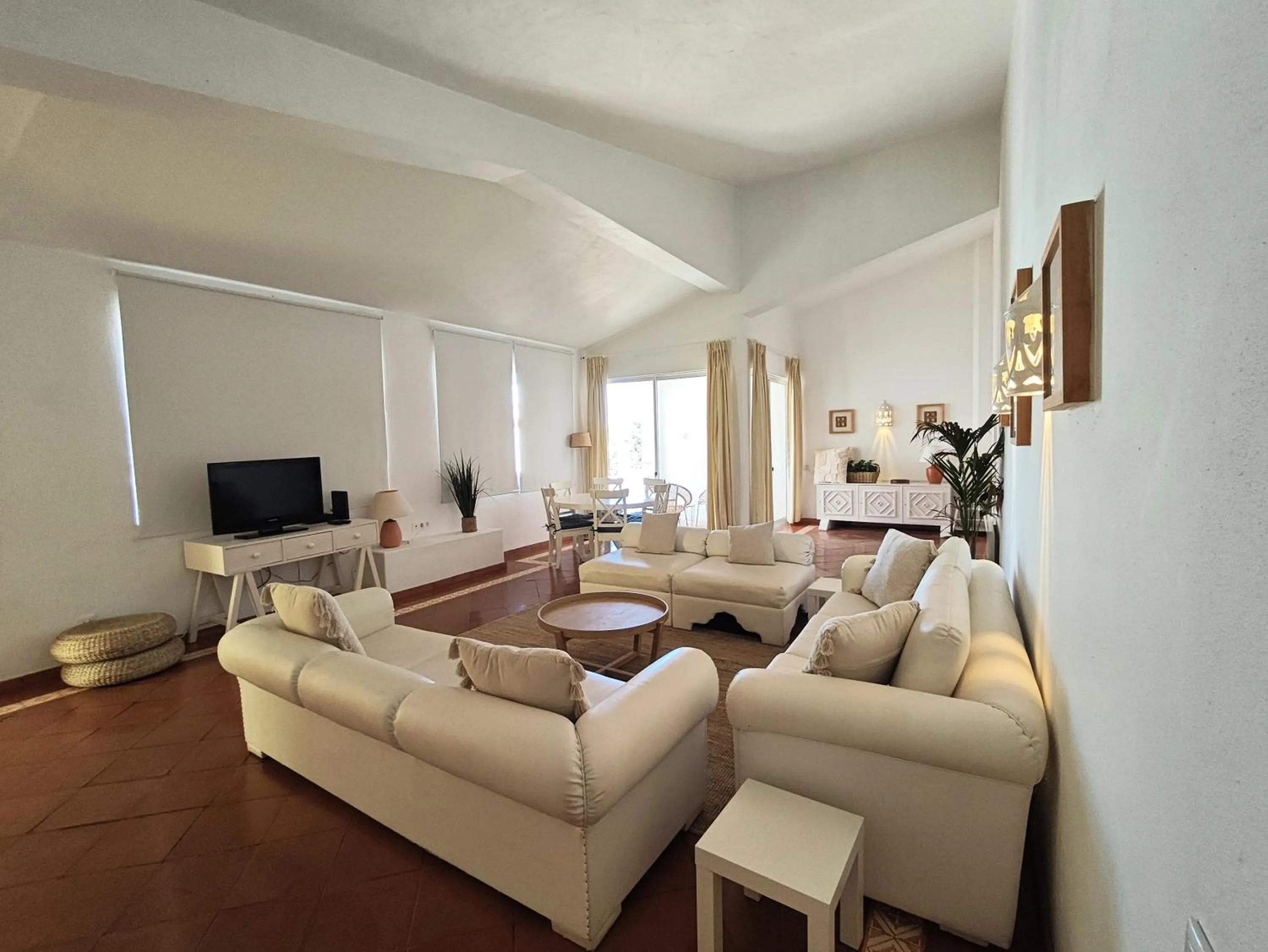 TV and multimedia in Aldeamento Turistico da Prainha