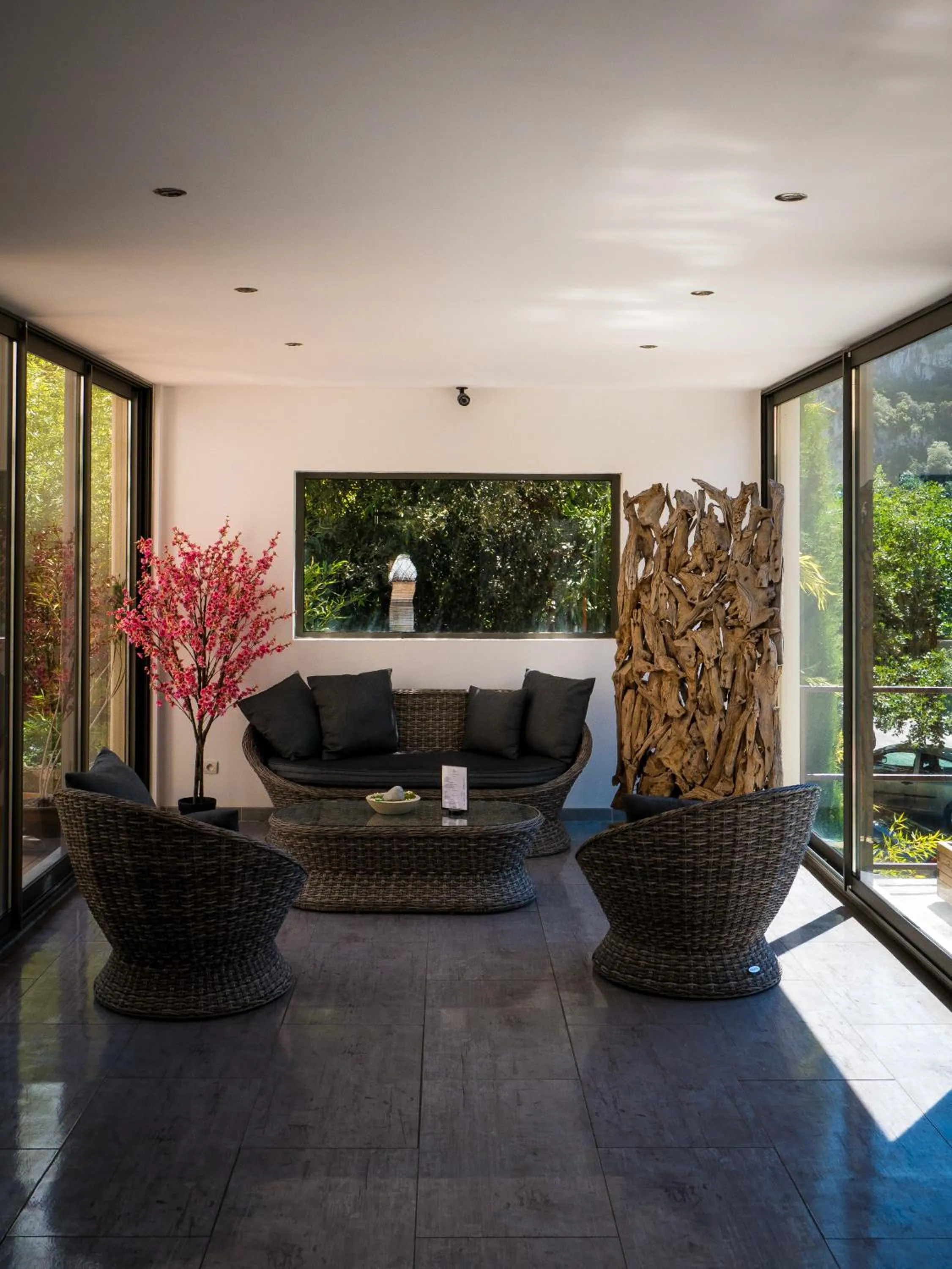 Lounge or bar in Le Belvedere