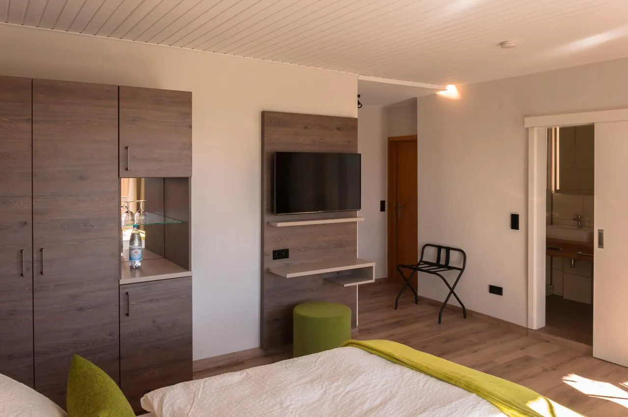 Photo of the whole room, Bed in Lindenhof Hotel Garni