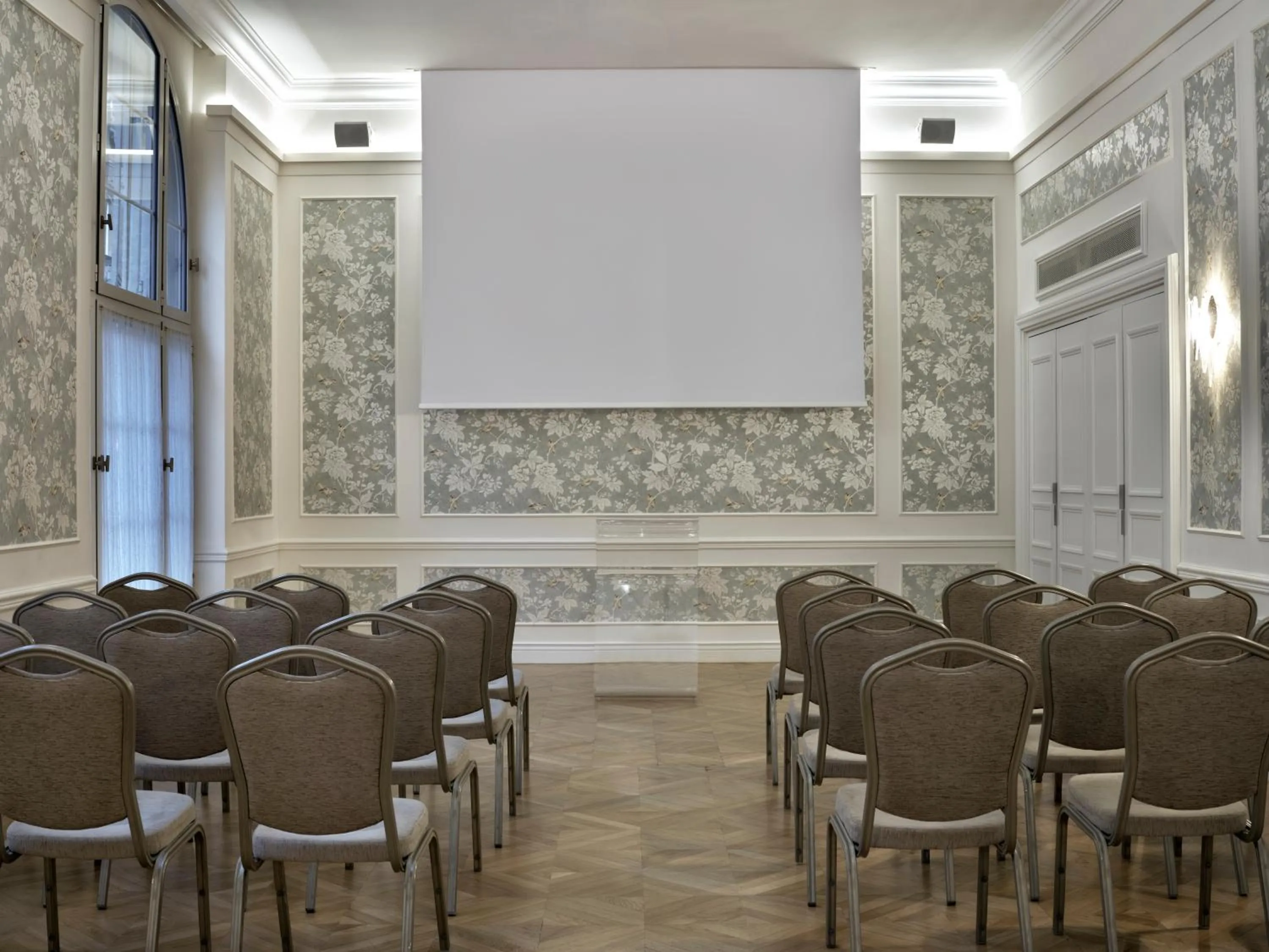 Meeting/conference room in Hotel Capital