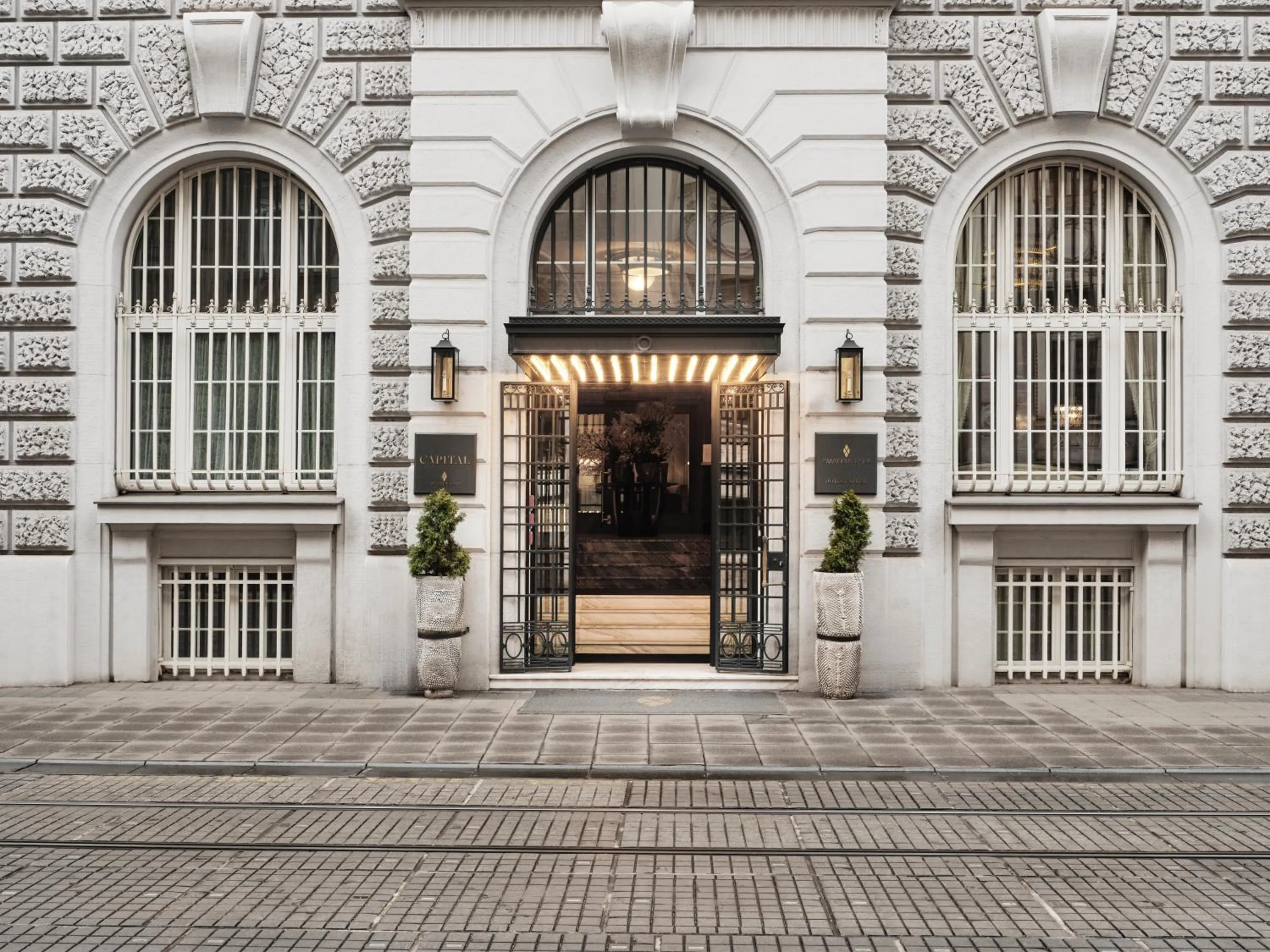 Facade/entrance in Hotel Capital