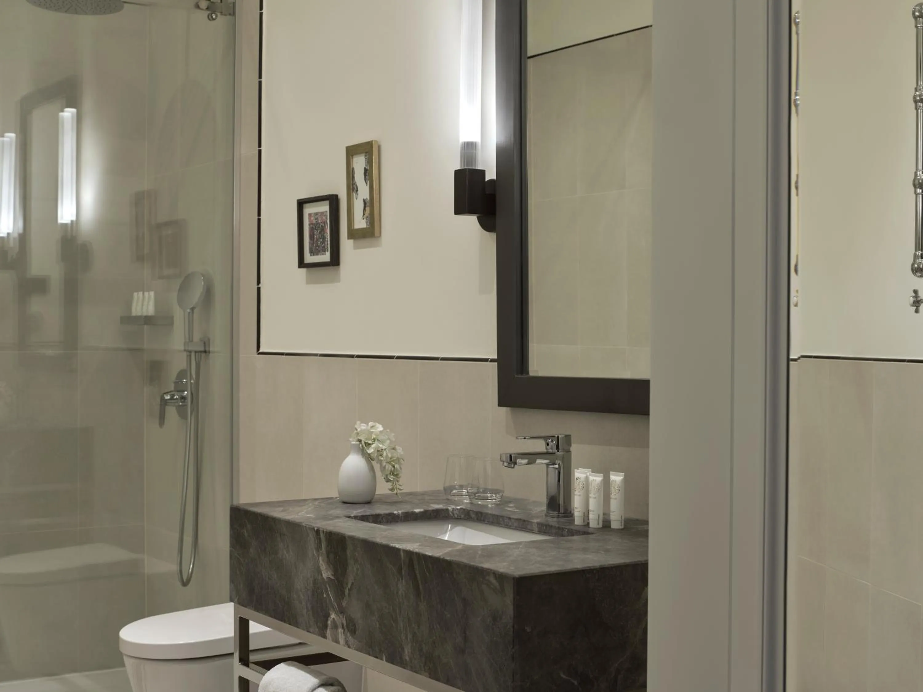 Bathroom in Hotel Capital