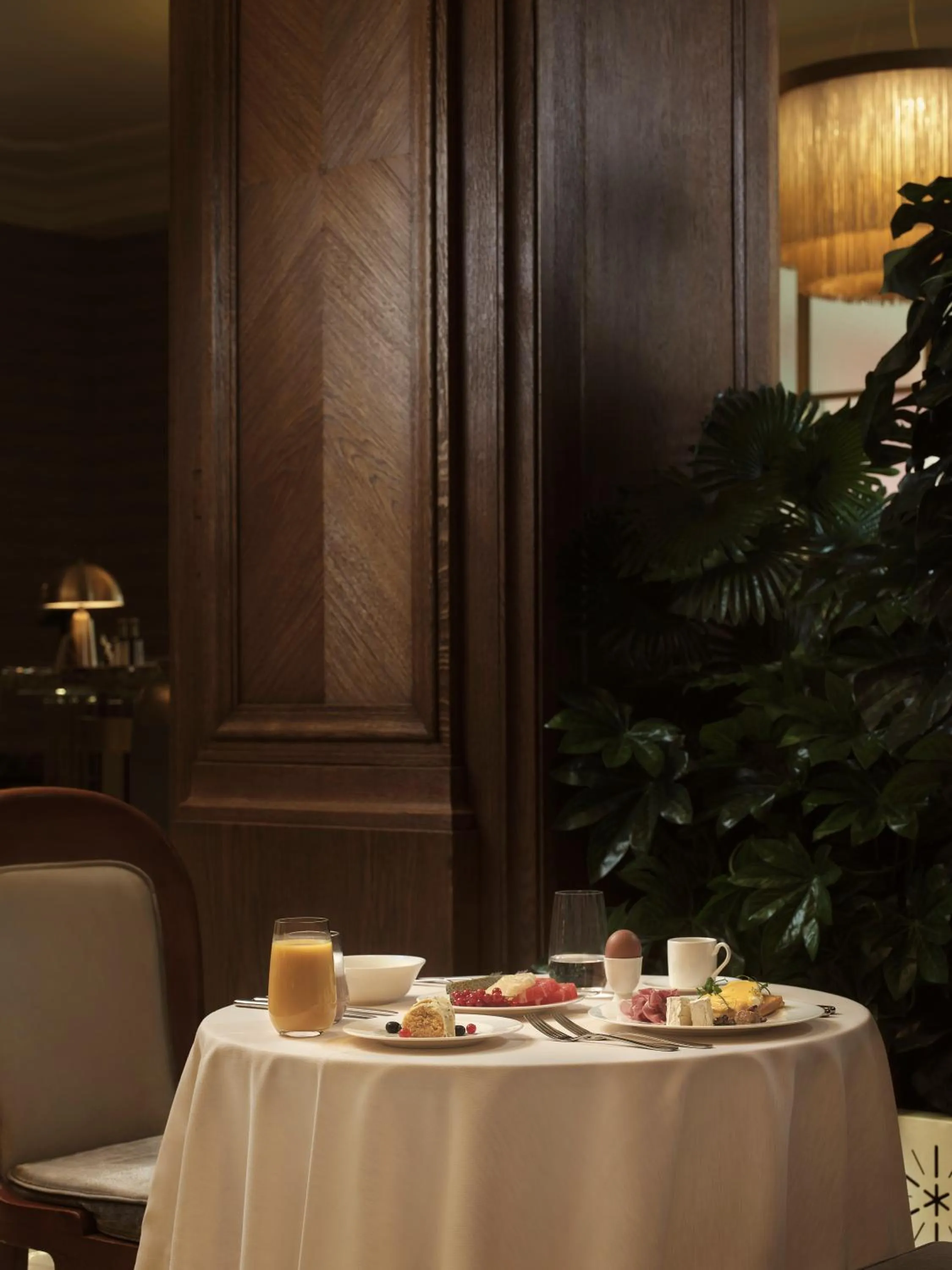 Food and drinks in Hotel Capital