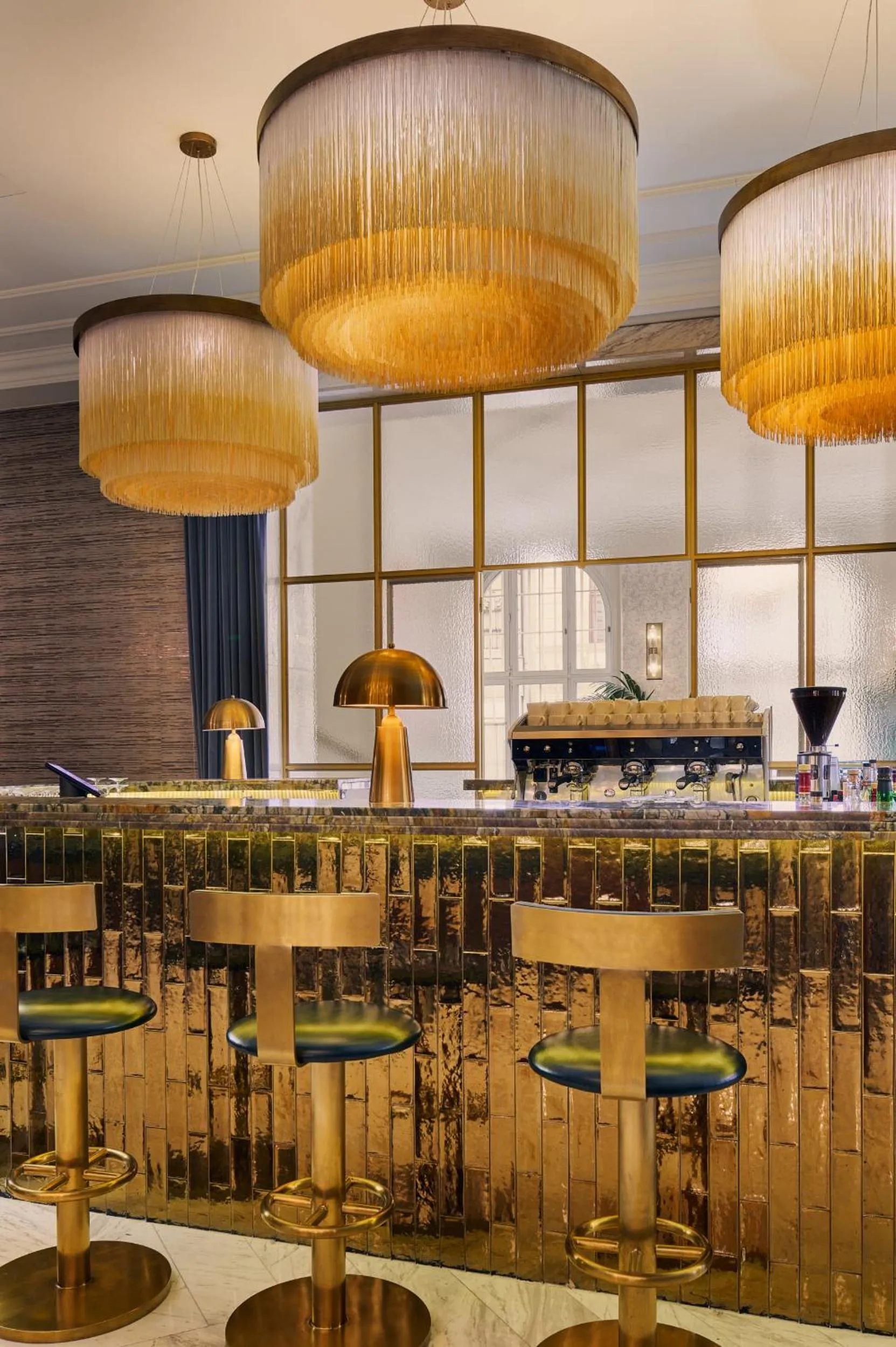 Restaurant/places to eat in Hotel Capital