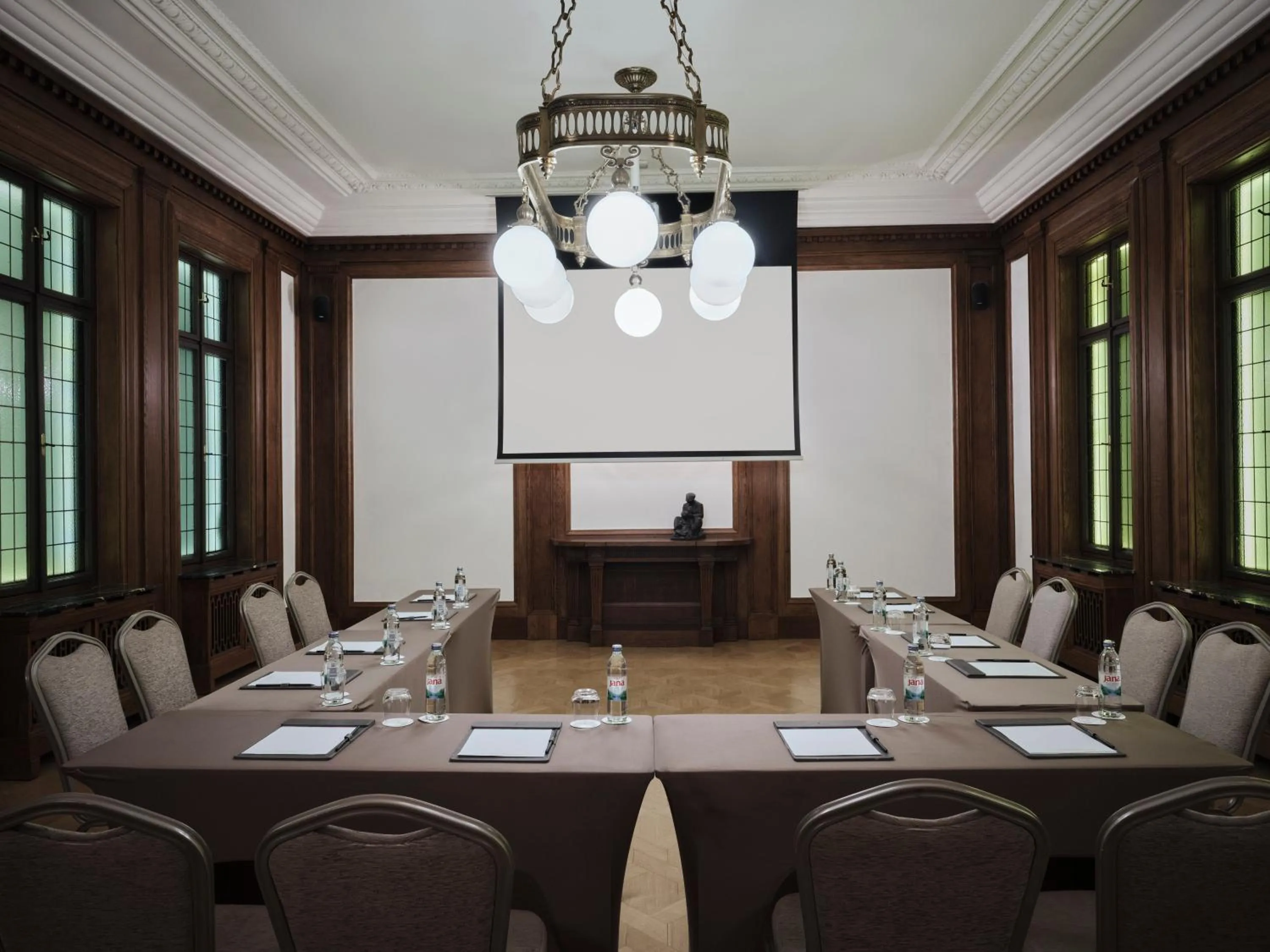 Meeting/conference room in Hotel Capital