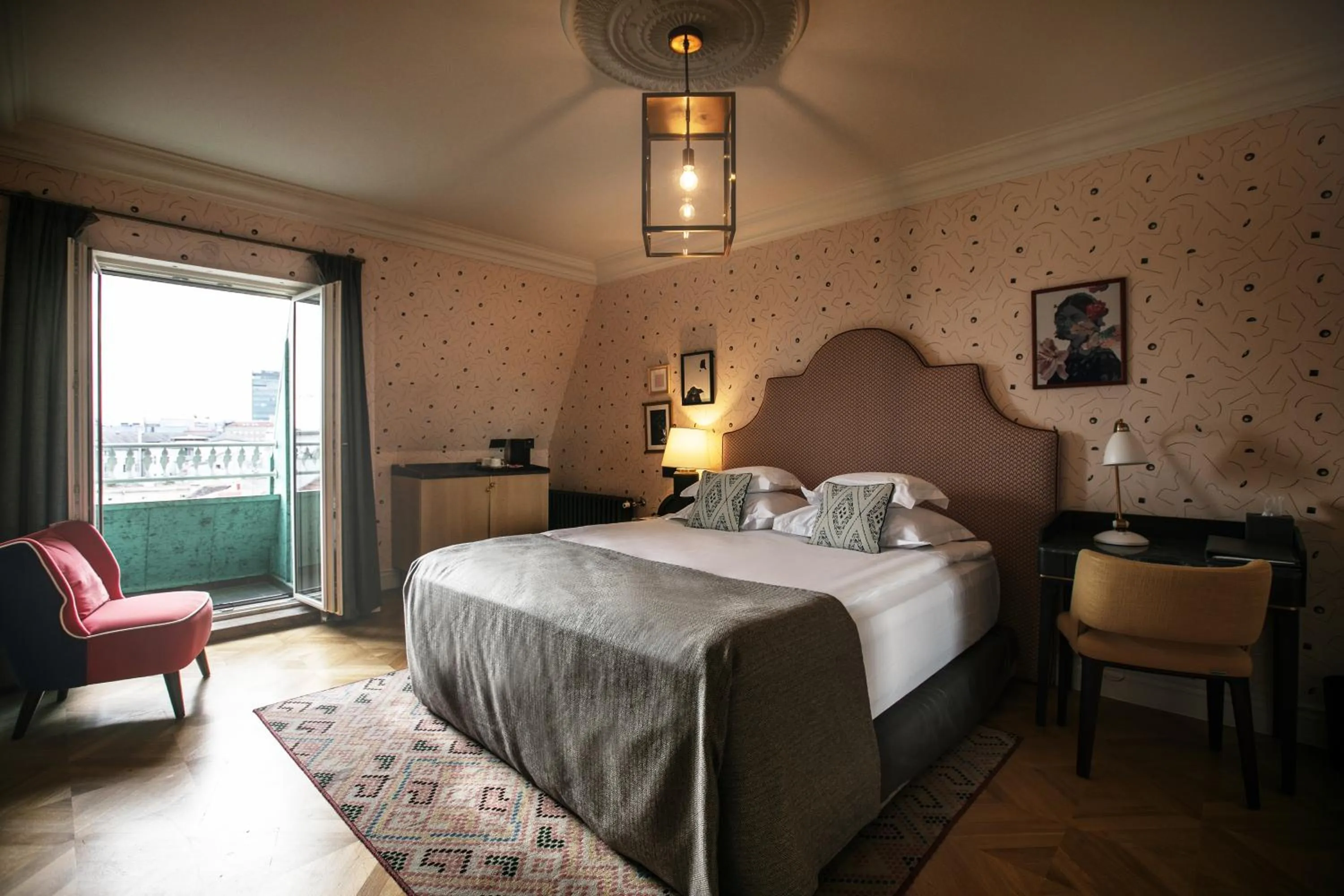 Bed in Hotel Capital