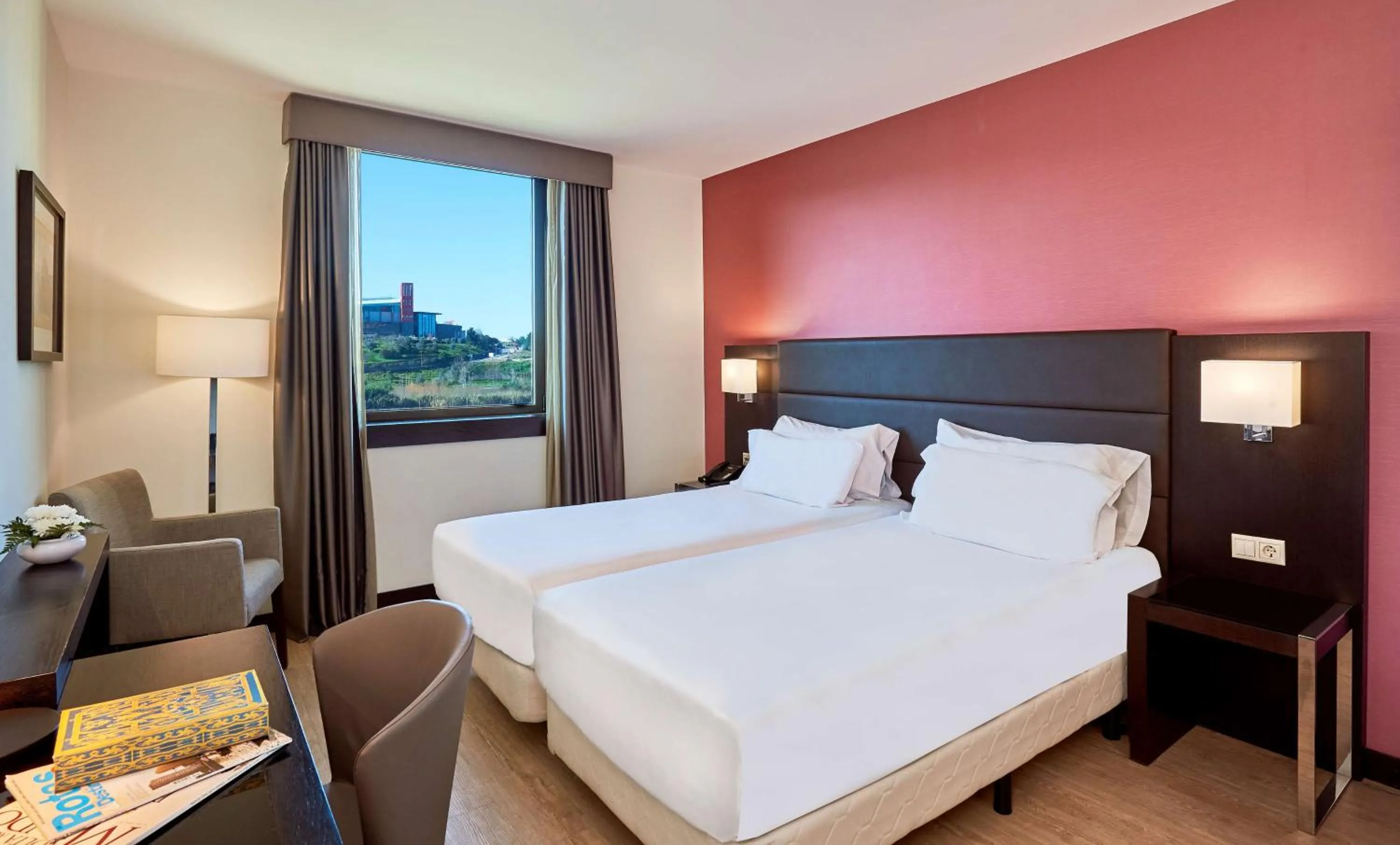 Bedroom, Bed in NH Coimbra Dona Ines