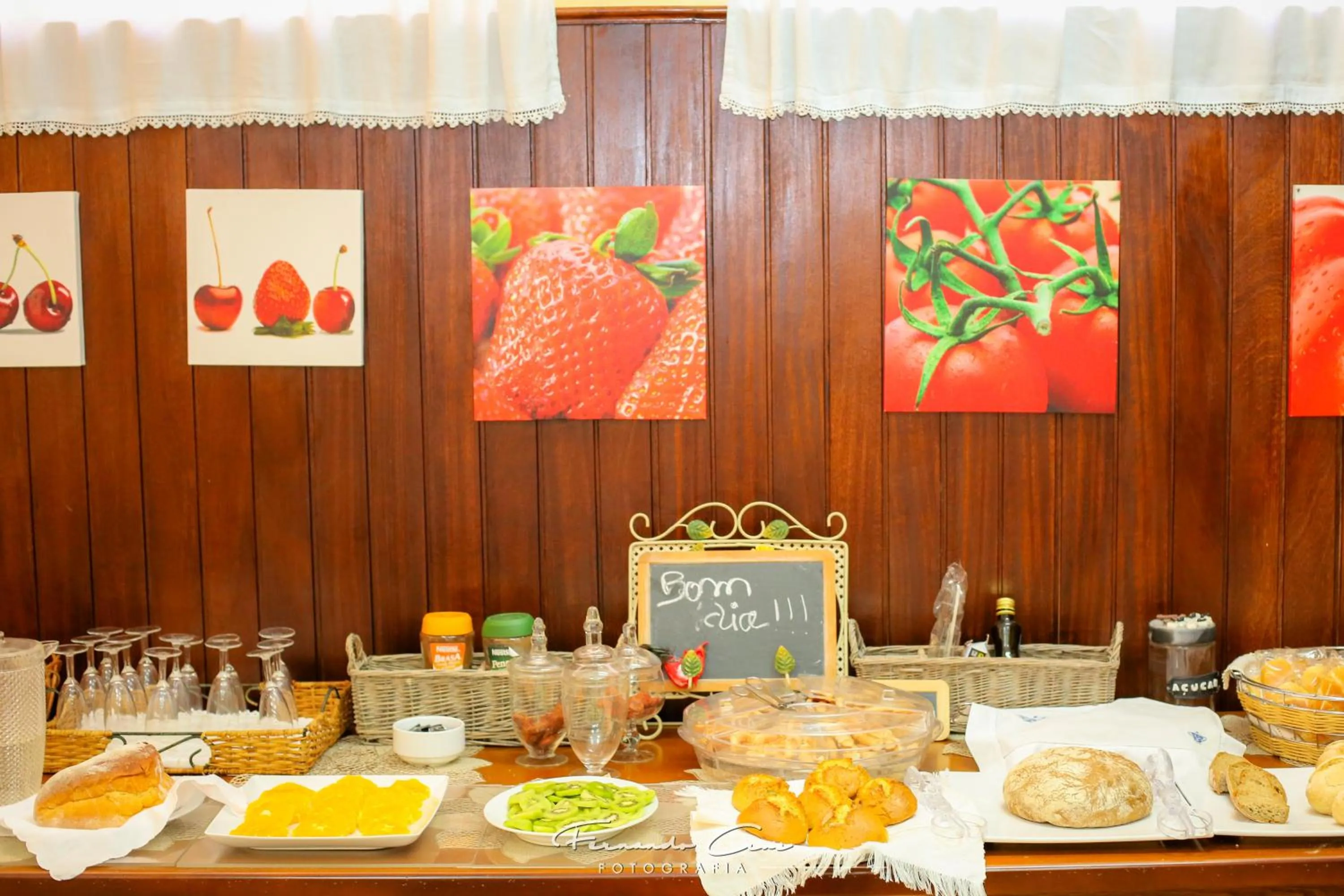 Buffet breakfast in Hotel Pantanha Nature & Fitness