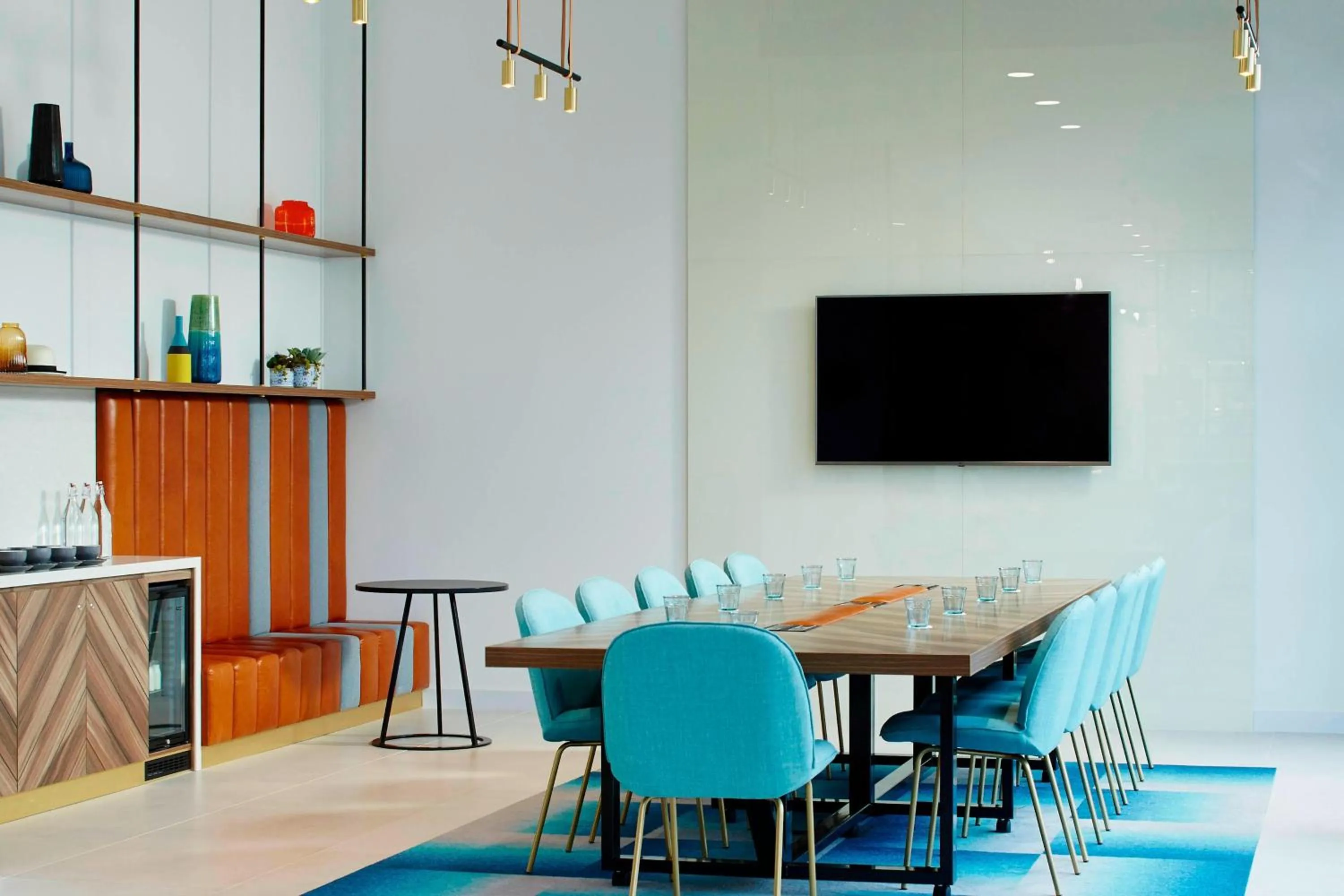 Meeting/conference room in Courtyard by Marriott Luton Airport