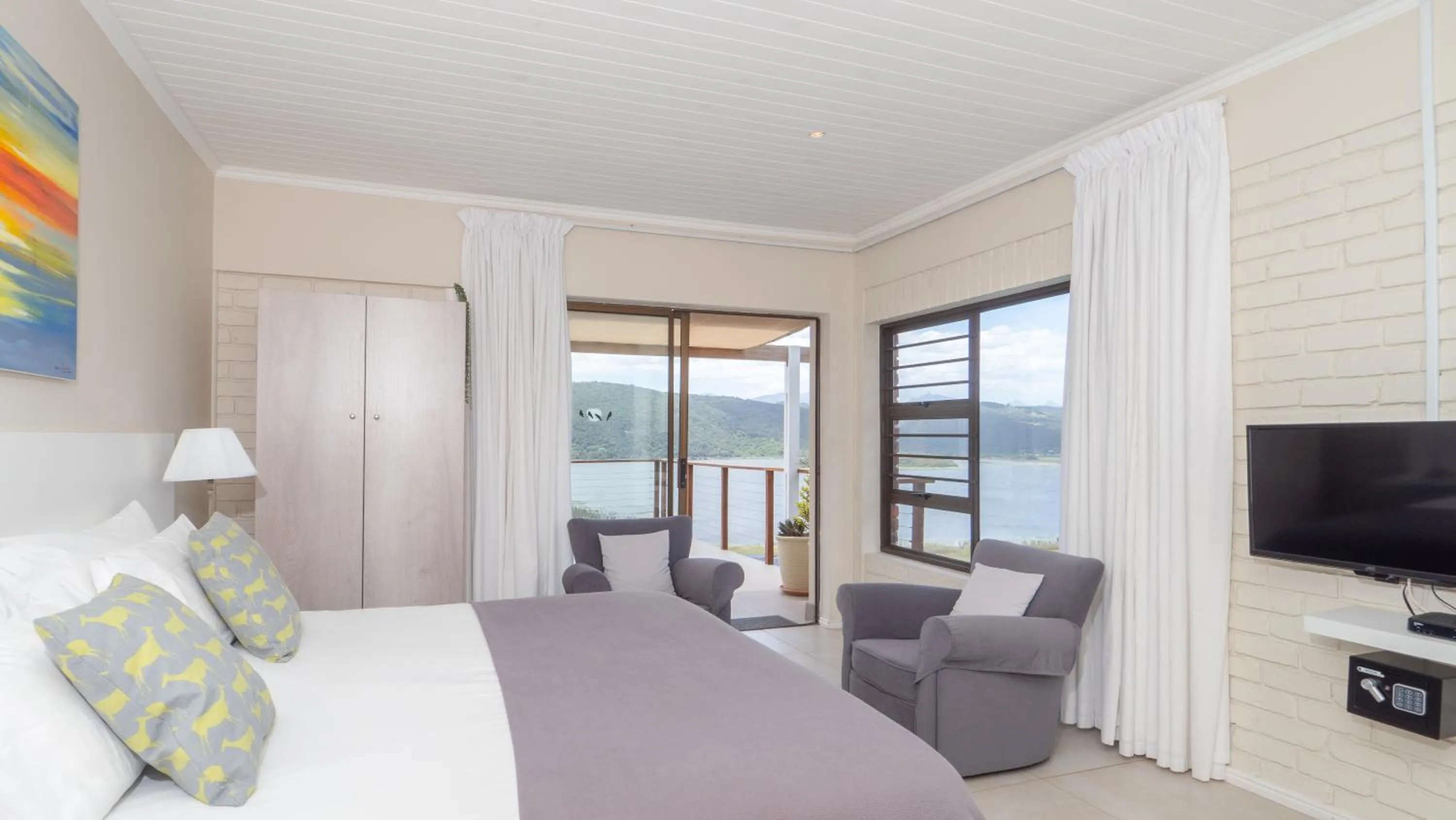 Photo of the whole room, Bed in Interlaken Guest House