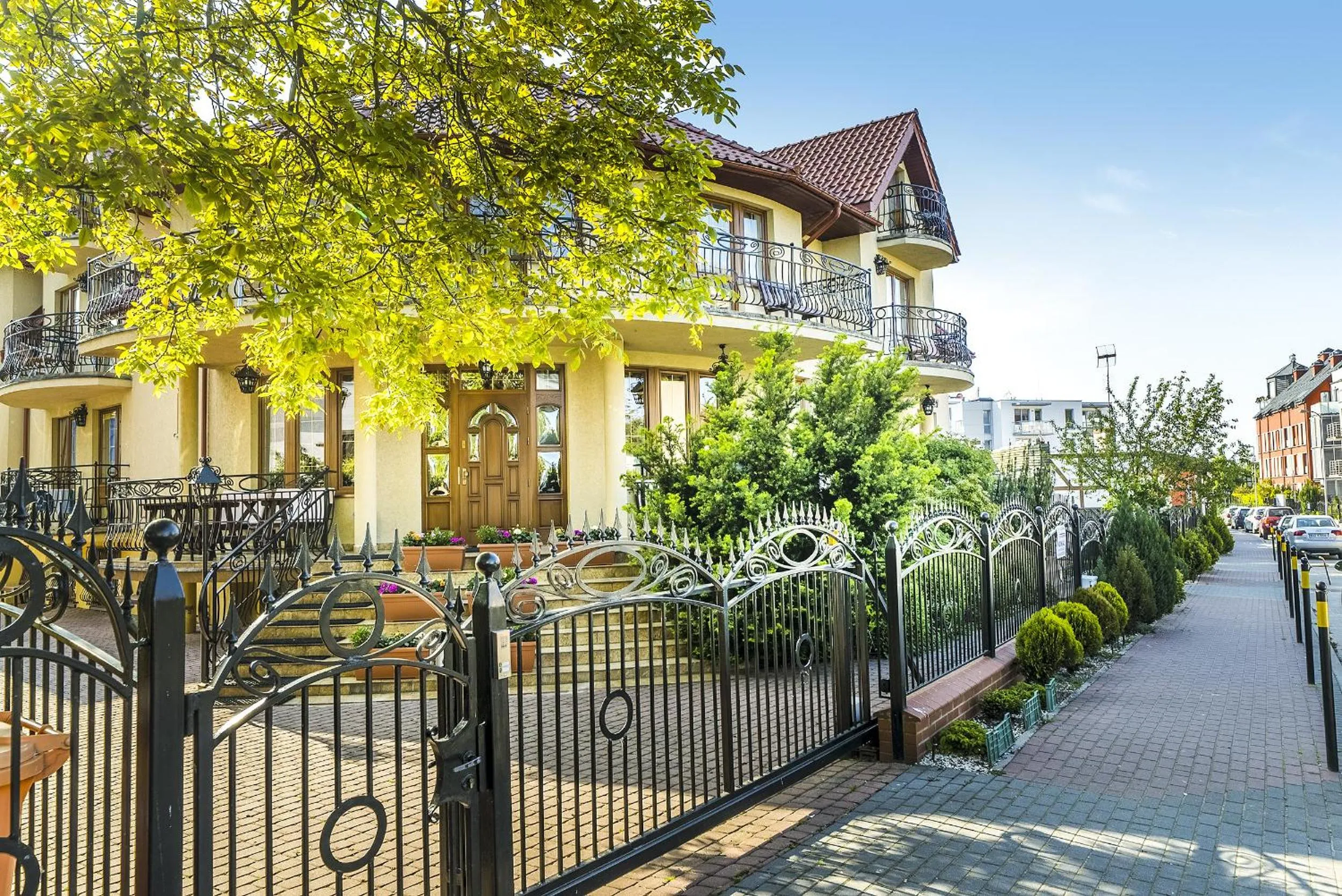 Property building in Willa Aleksander