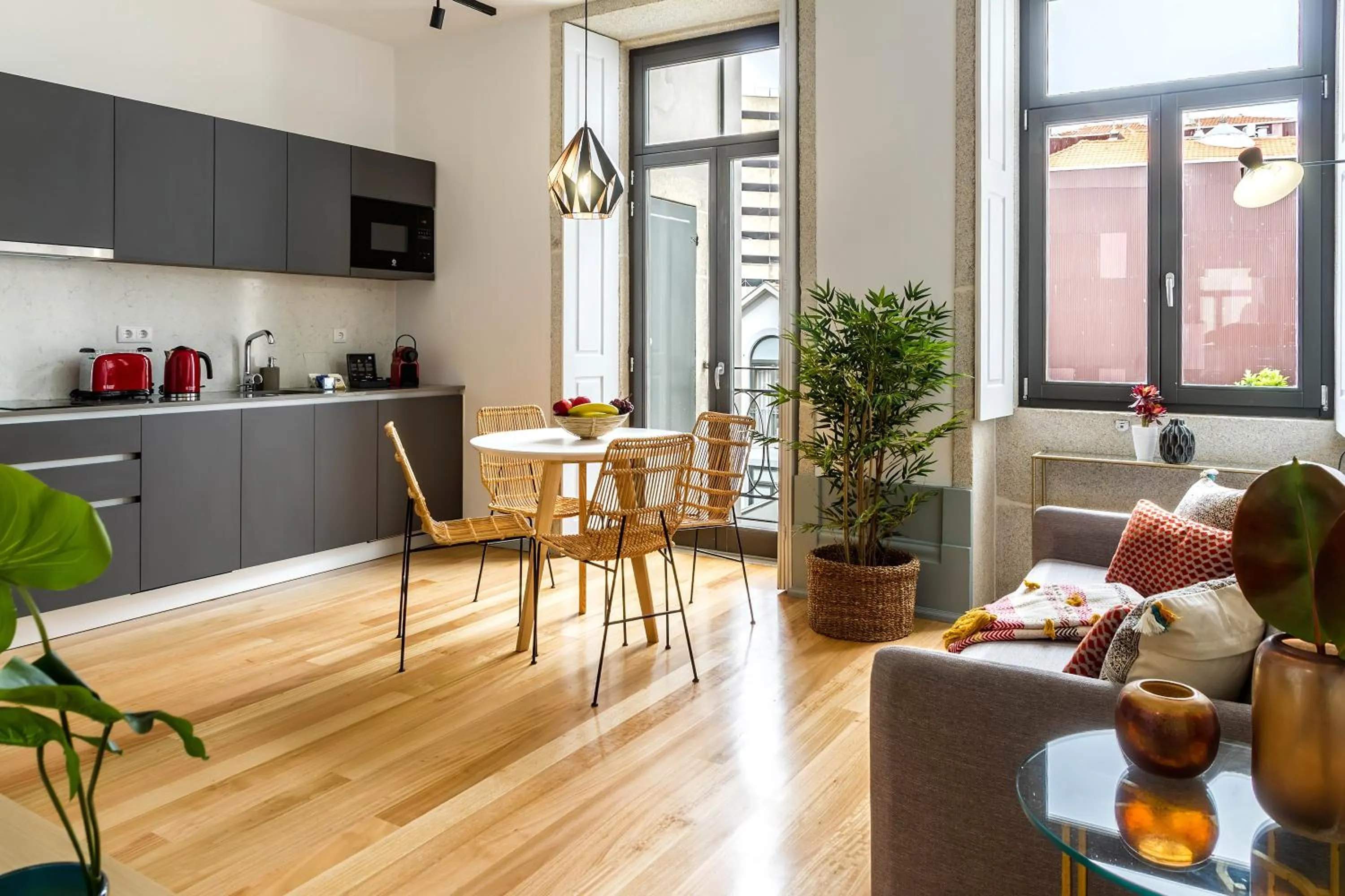 Kitchen or kitchenette in Formosa 168 by Guestify