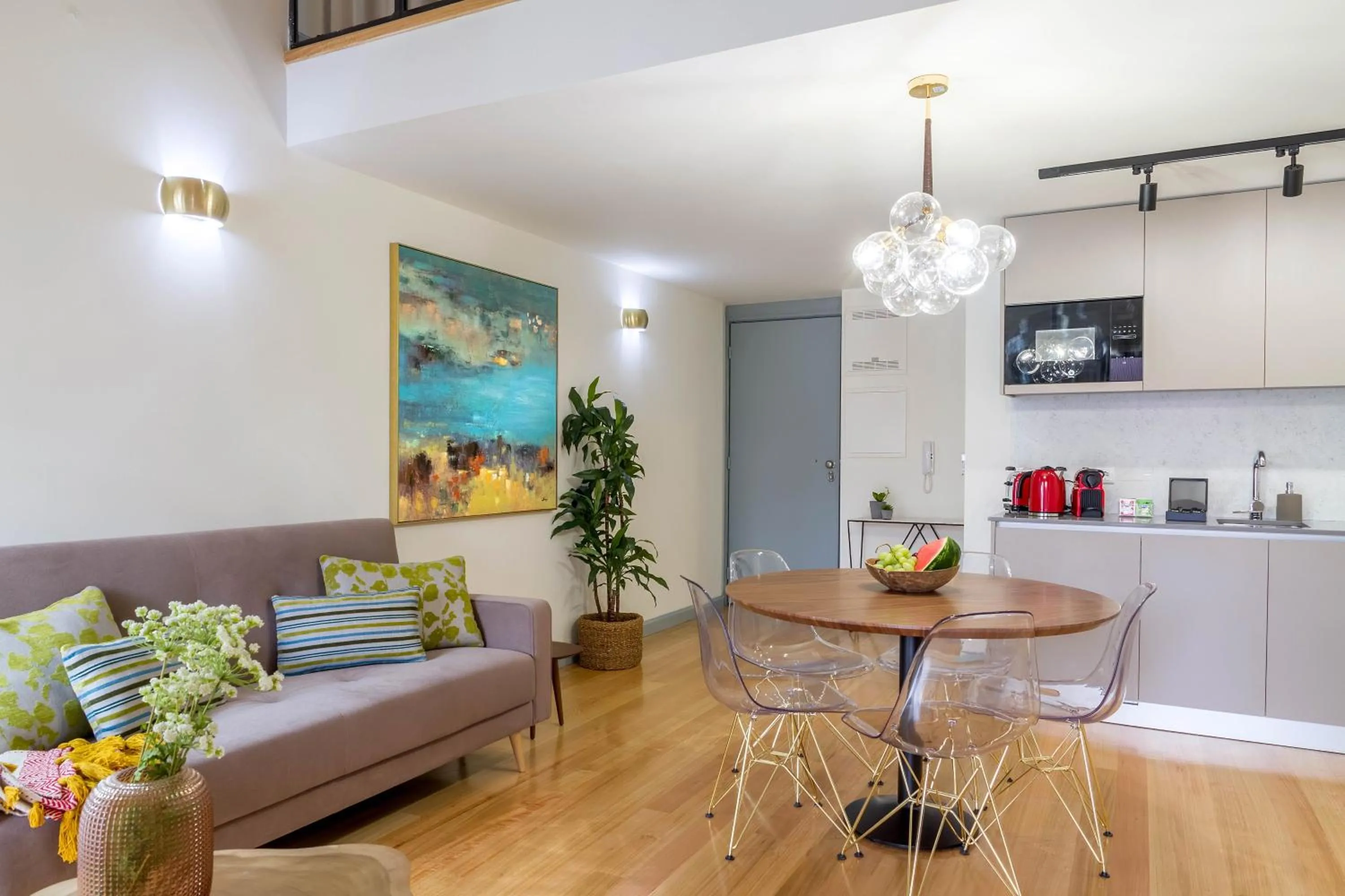 Coffee/tea facilities in Formosa 168 by Guestify