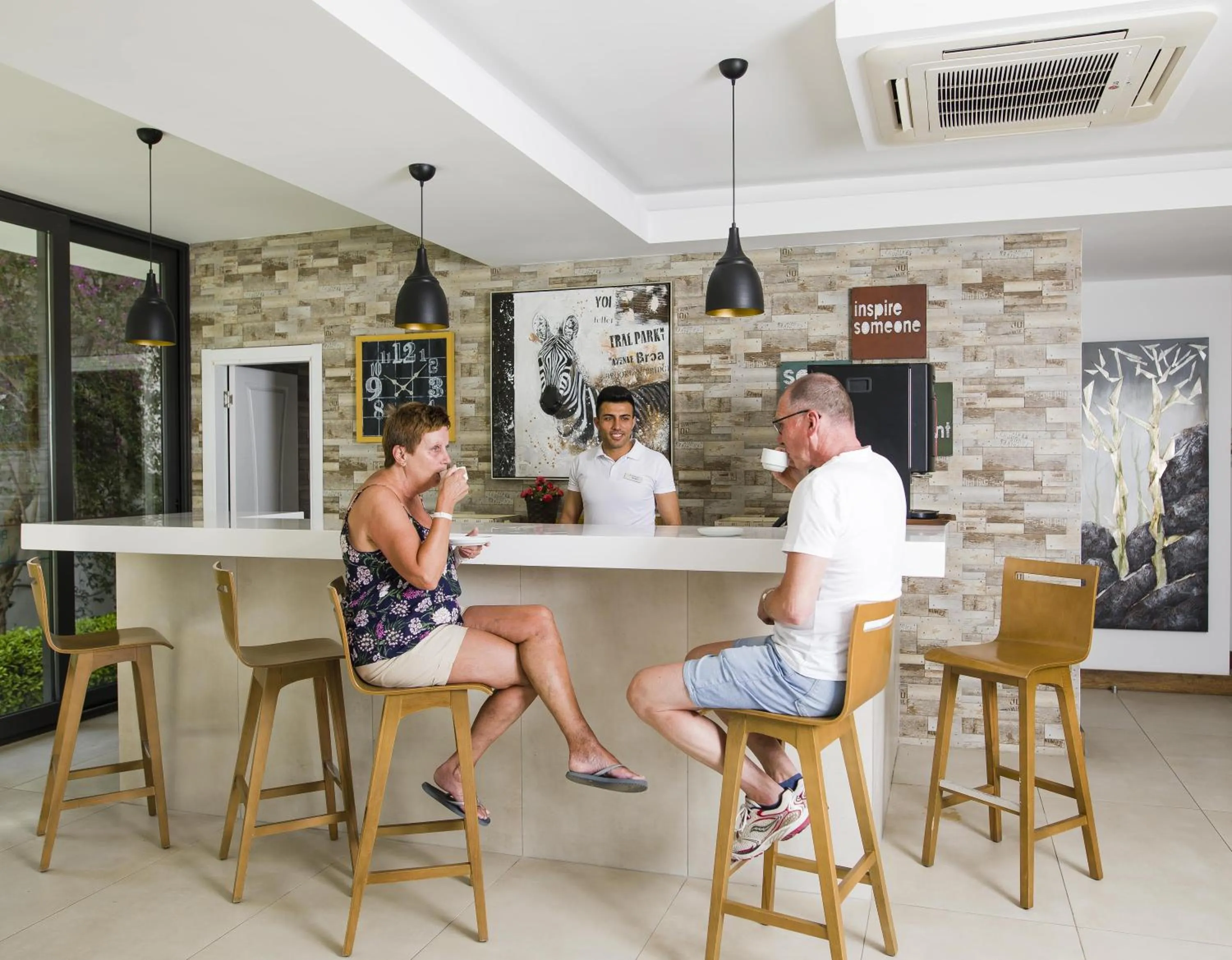 Lounge or bar in Bitez Garden Life