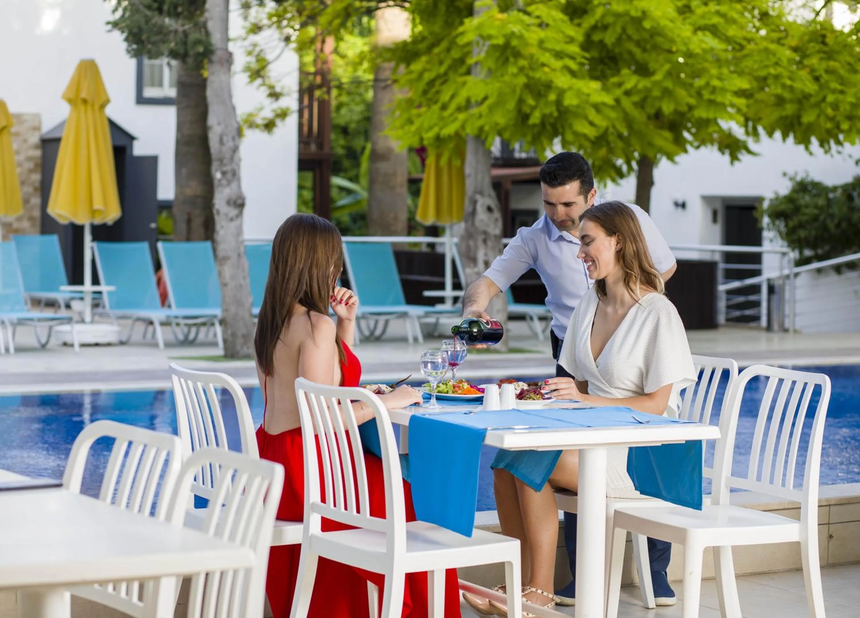 Restaurant/places to eat in Bitez Garden Life