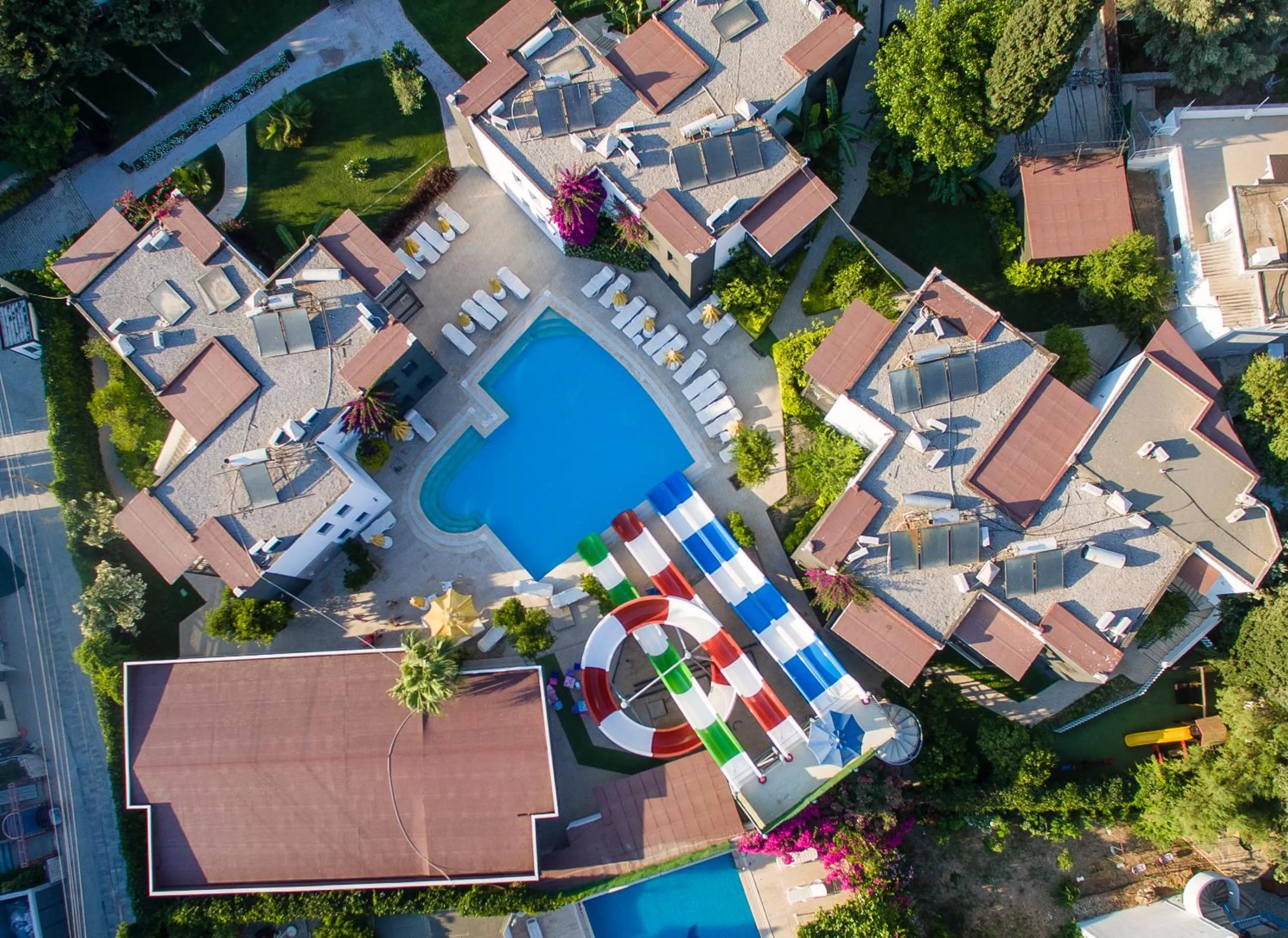 Swimming pool in Bitez Garden Life
