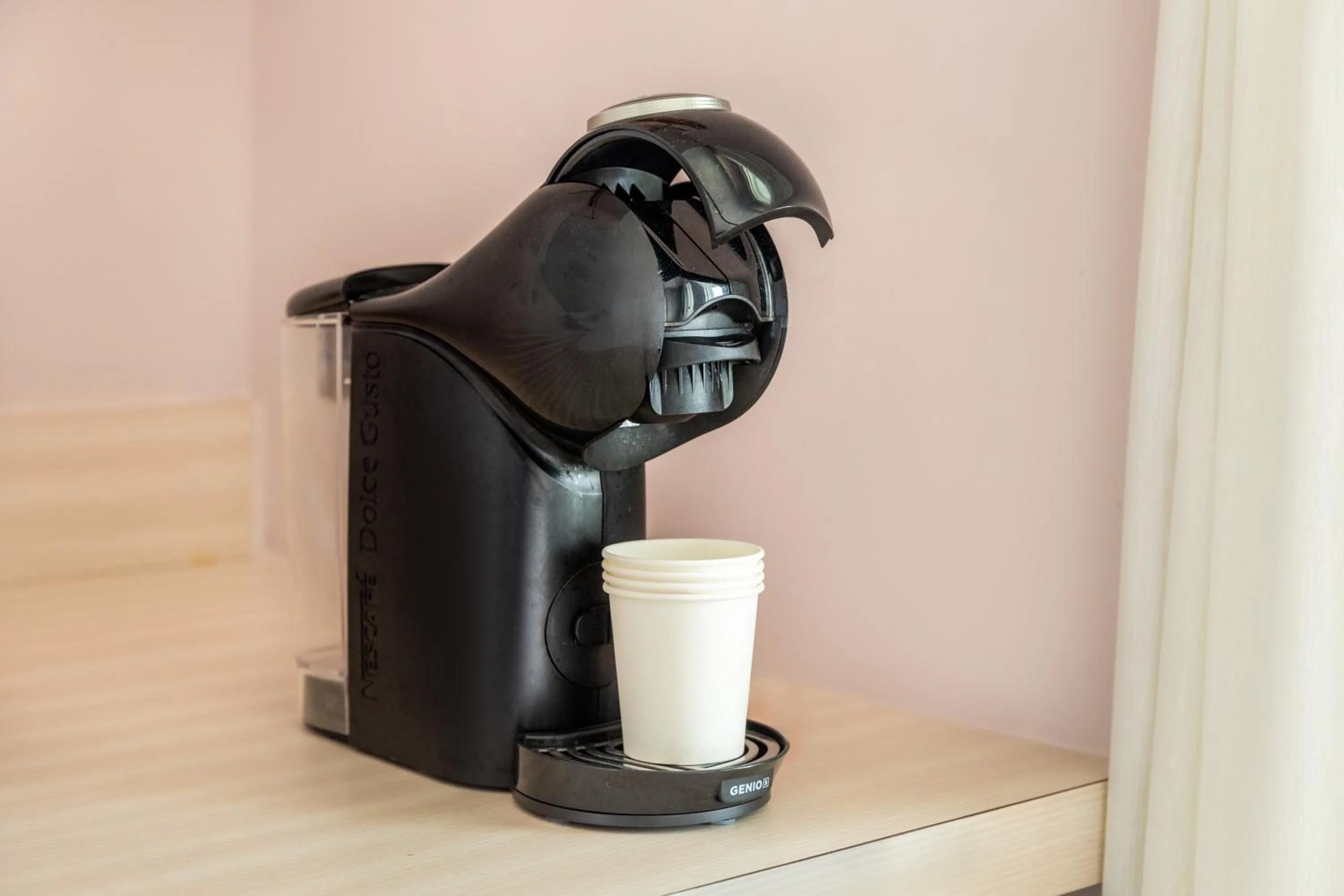 Coffee/tea facilities in Jhai Wu