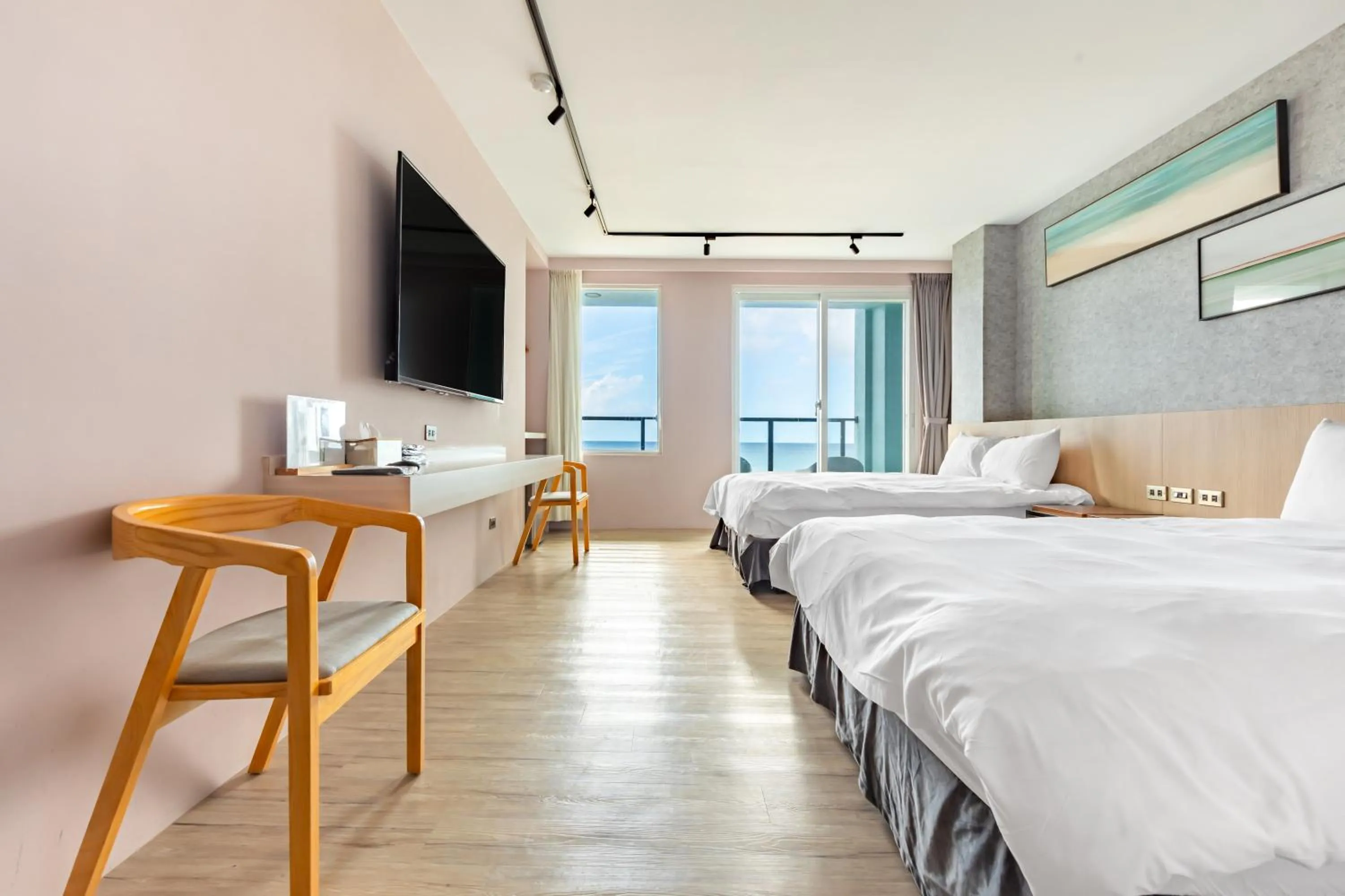 Photo of the whole room, Bed in Jhai Wu