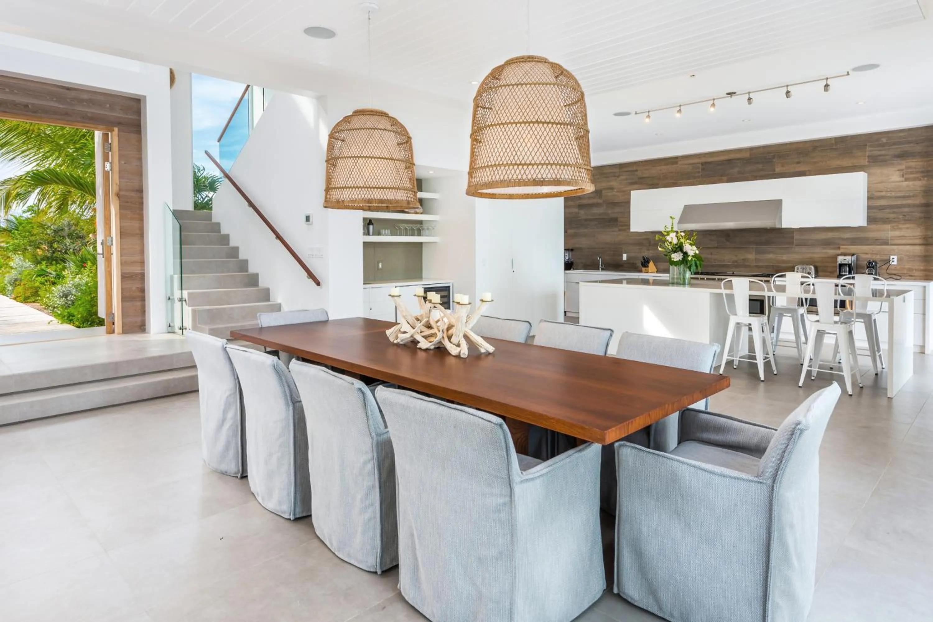 Dining area in Beach Enclave