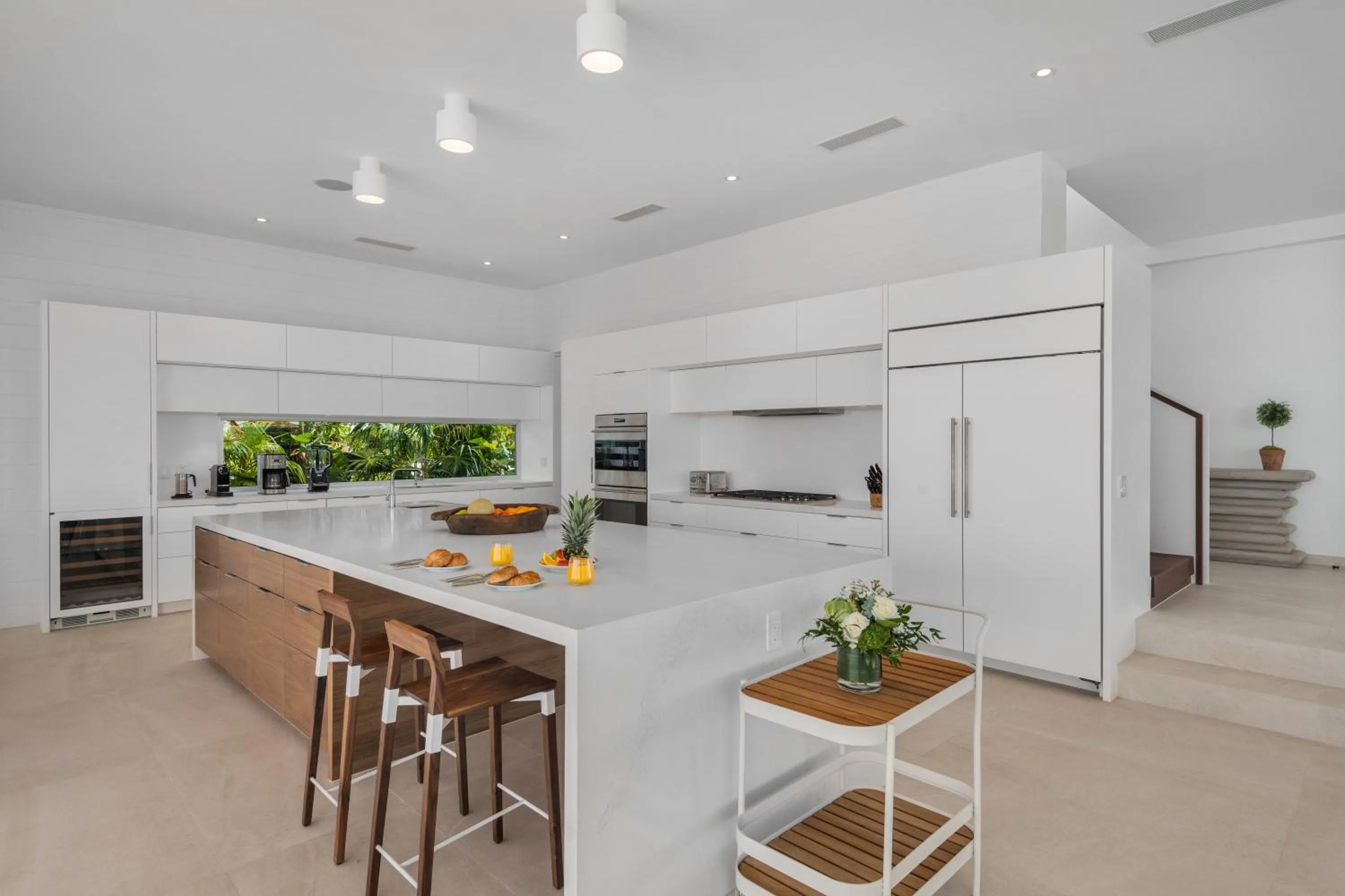 Dining area in Beach Enclave