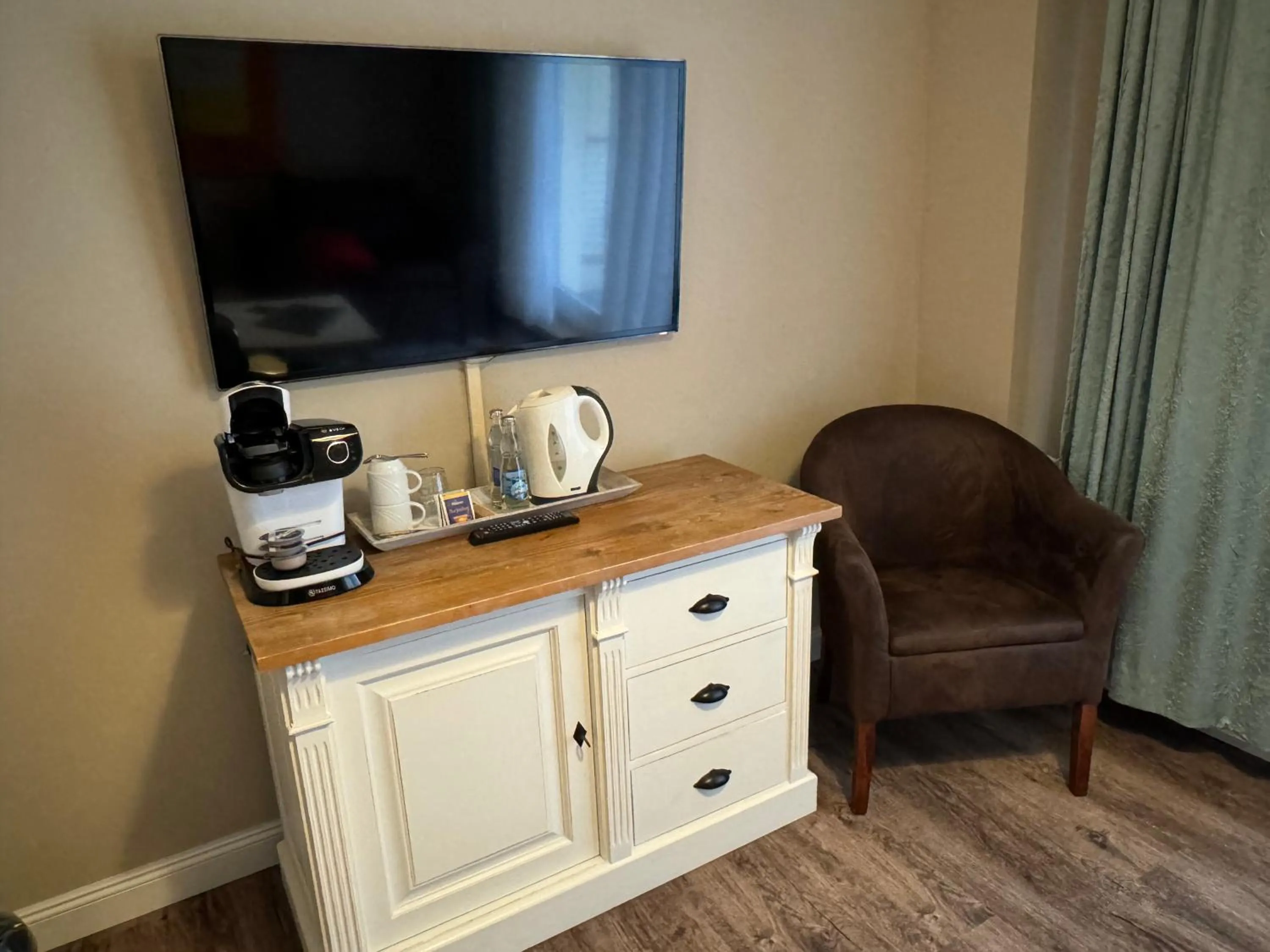 TV and multimedia in Hotel Villa Schwanebeck