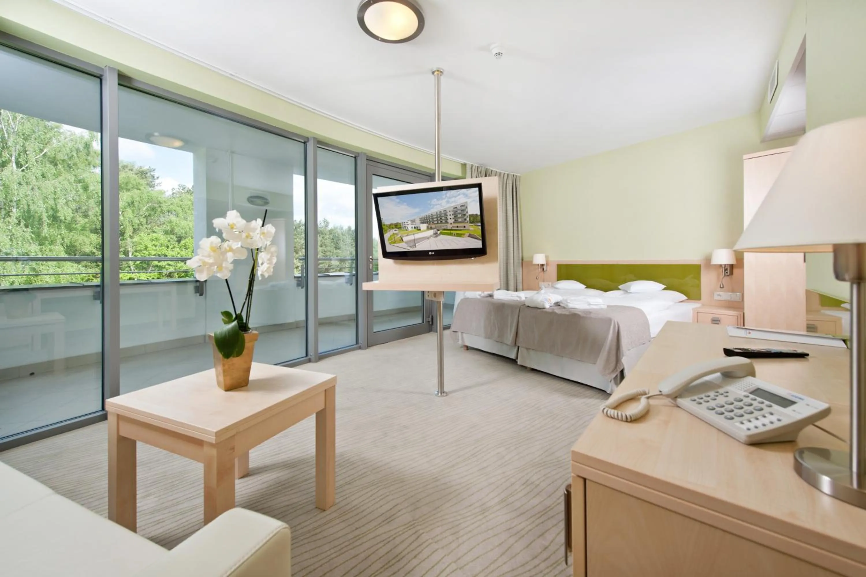 Living room, Bed in Hotel Interferie Medical SPA